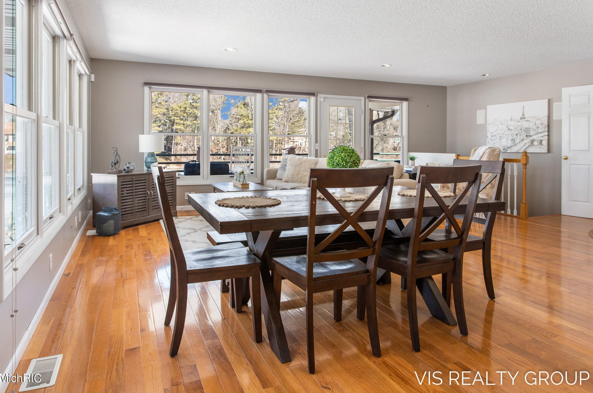 15489 Oak Dr, Spring Lake MI 49456-2147 exterior