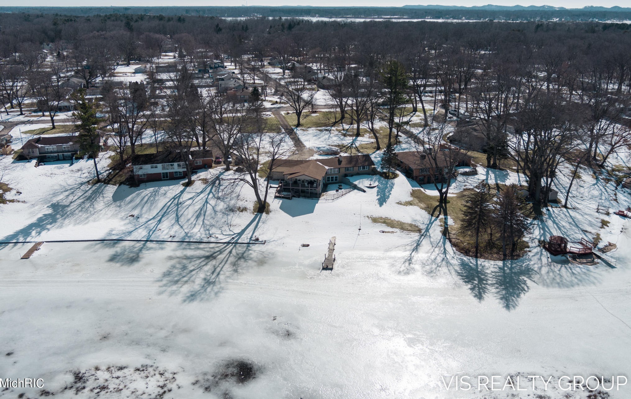 15489 Oak Dr, Spring Lake MI 49456-2147 exterior