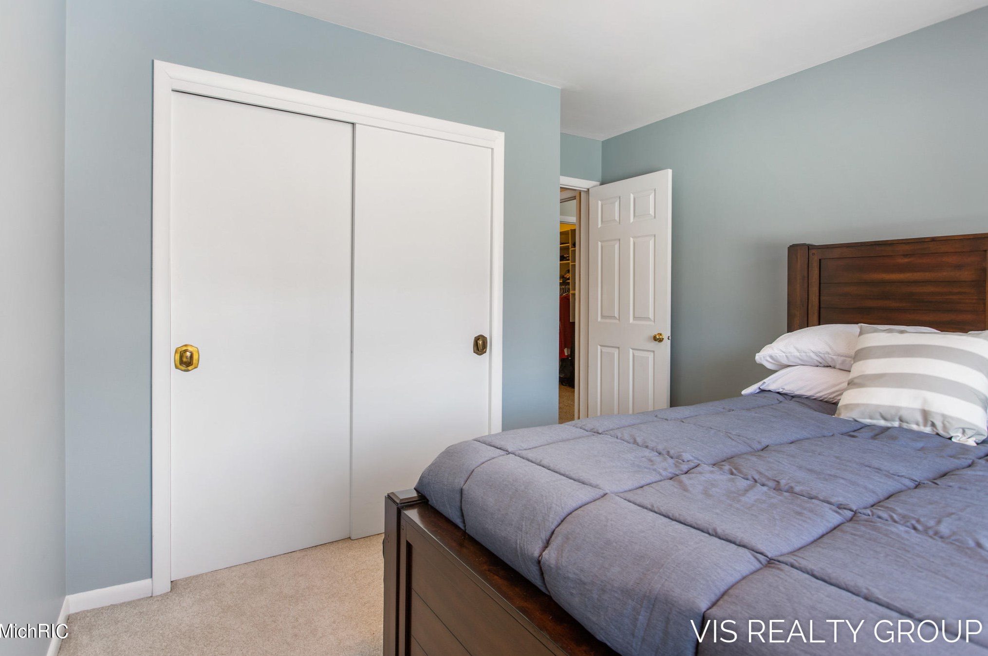 15489 Oak Dr, Spring Lake MI 49456-2147 exterior