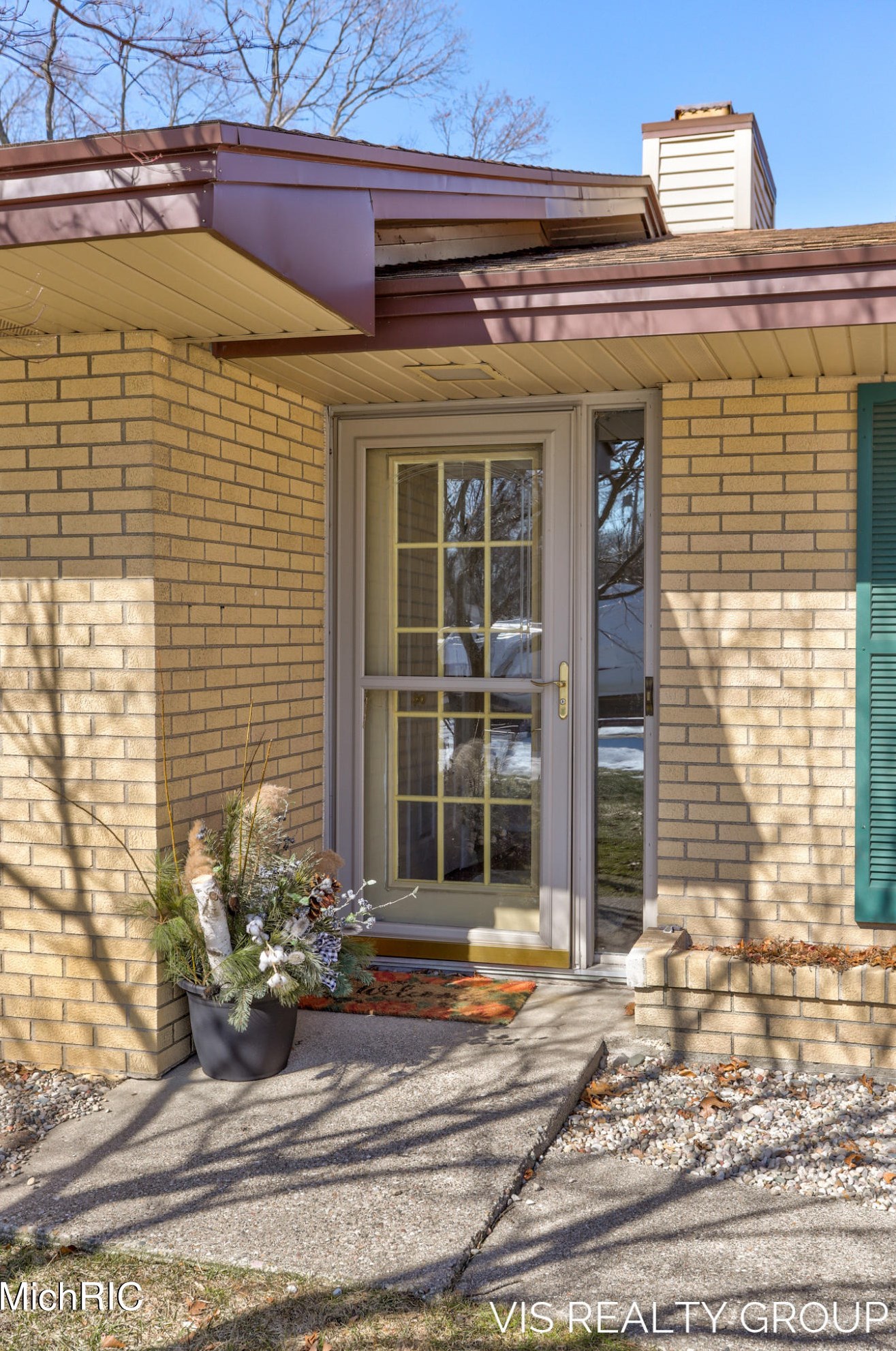 15489 Oak Dr, Spring Lake MI 49456-2147 exterior