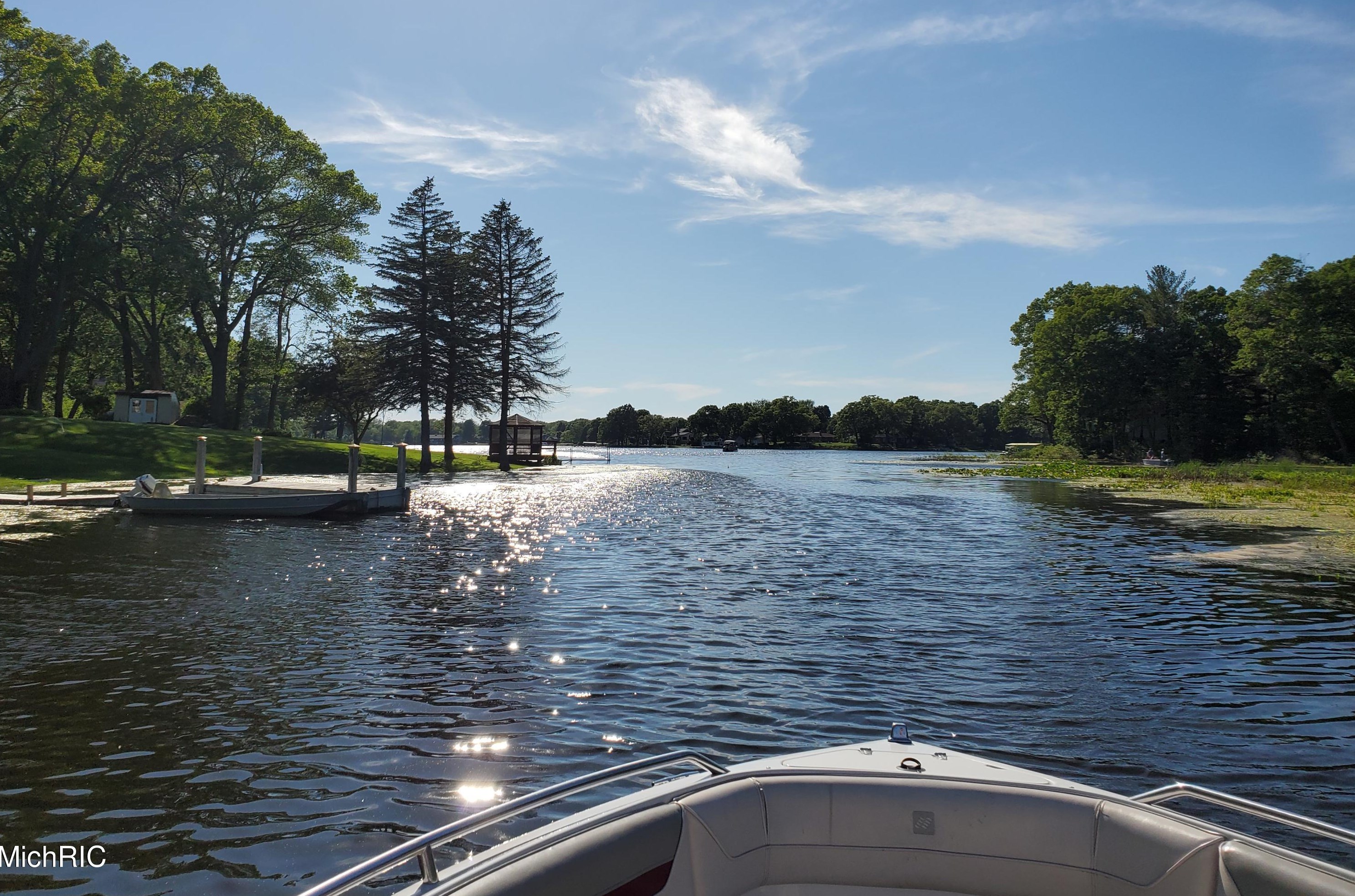 15489 Oak Dr, Spring Lake MI 49456-2147 exterior