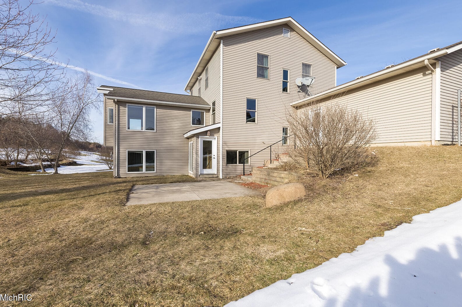 9027 Alanada Dr, Caledonia MI 49316-8455 exterior