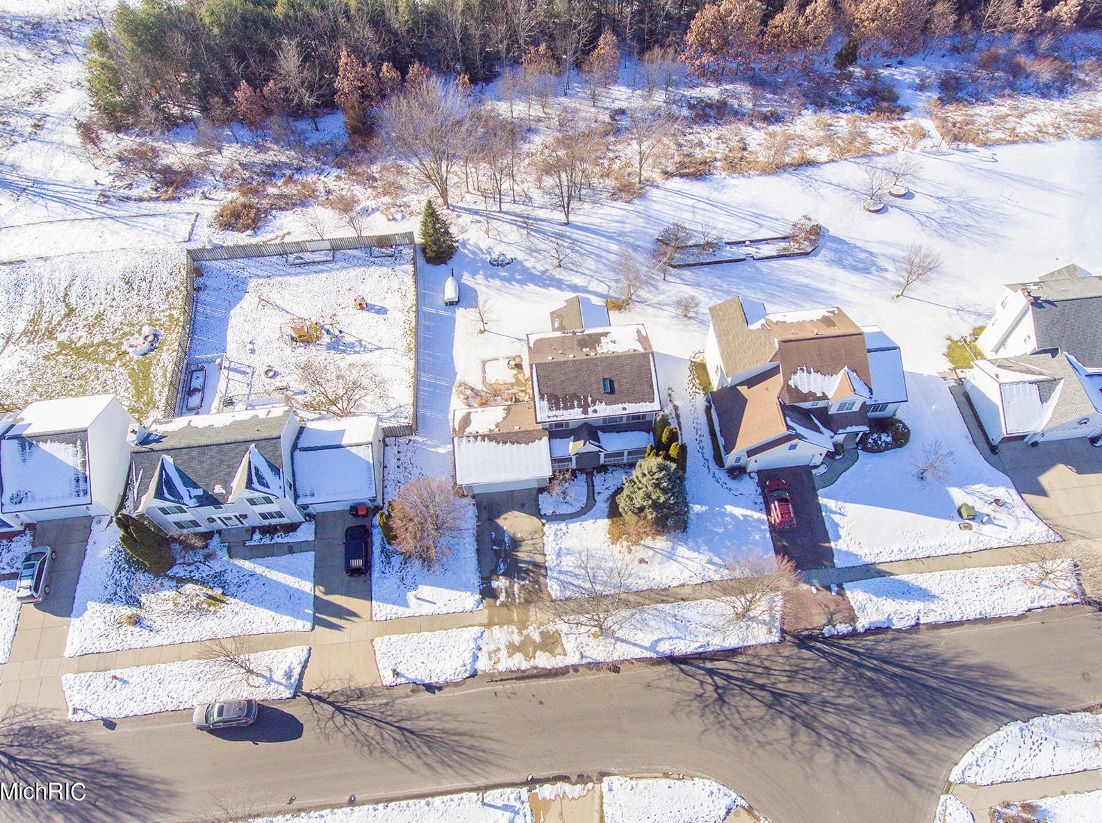 9027 Alanada Dr, Caledonia MI 49316-8455 exterior