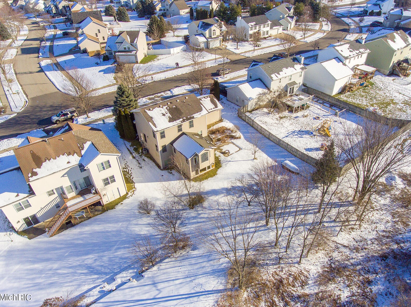 9027 Alanada Dr, Caledonia MI 49316-8455 exterior