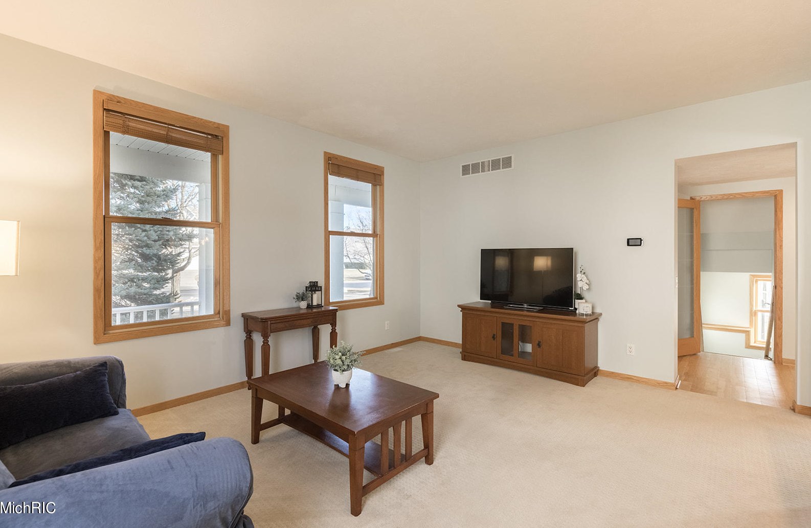 9027 Alanada Dr, Caledonia MI 49316-8455 exterior