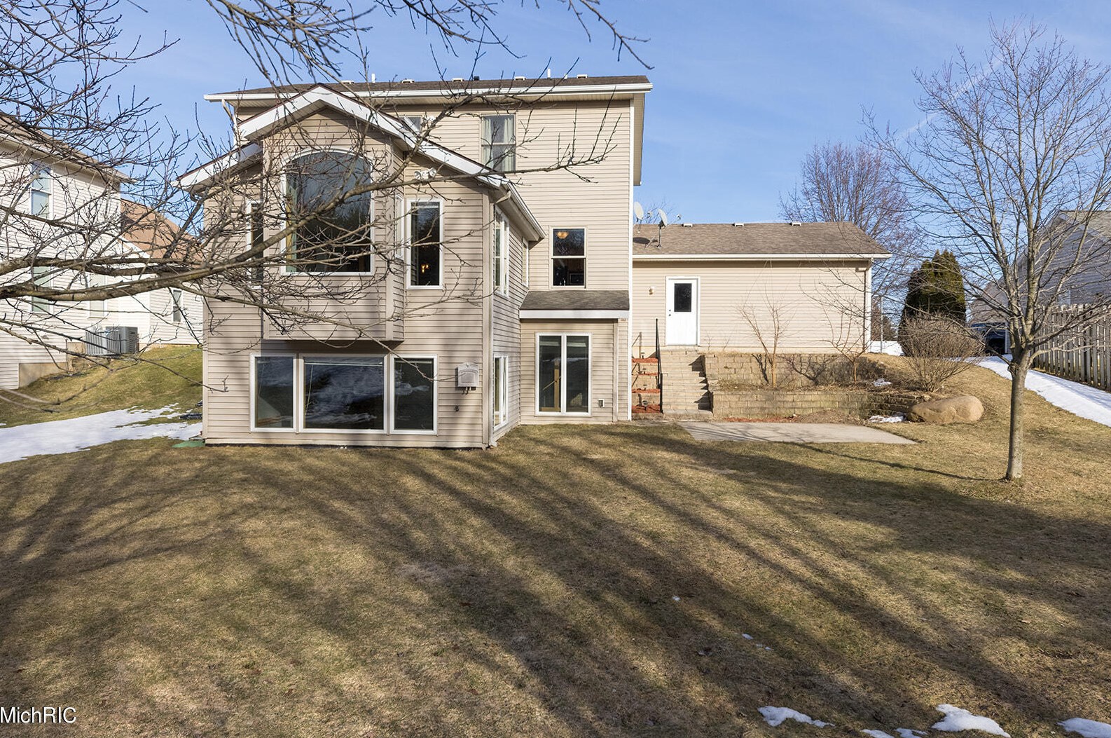 9027 Alanada Dr, Caledonia MI 49316-8455 exterior