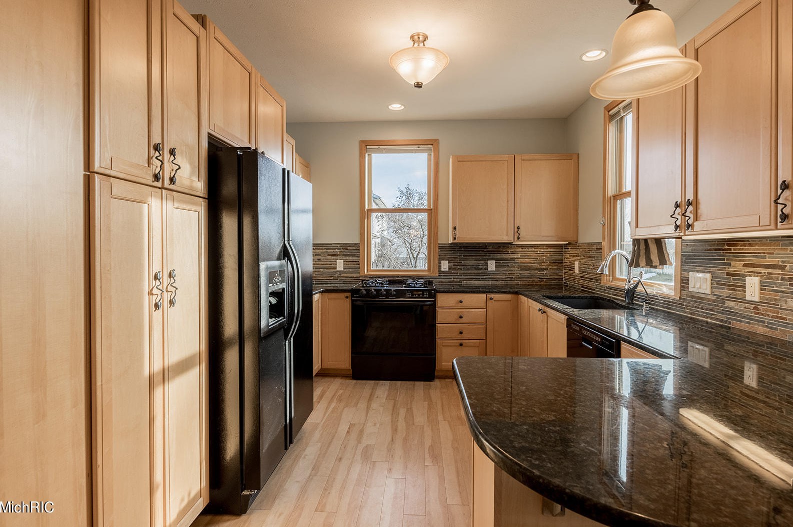 9027 Alanada Dr, Caledonia MI 49316-8455 exterior