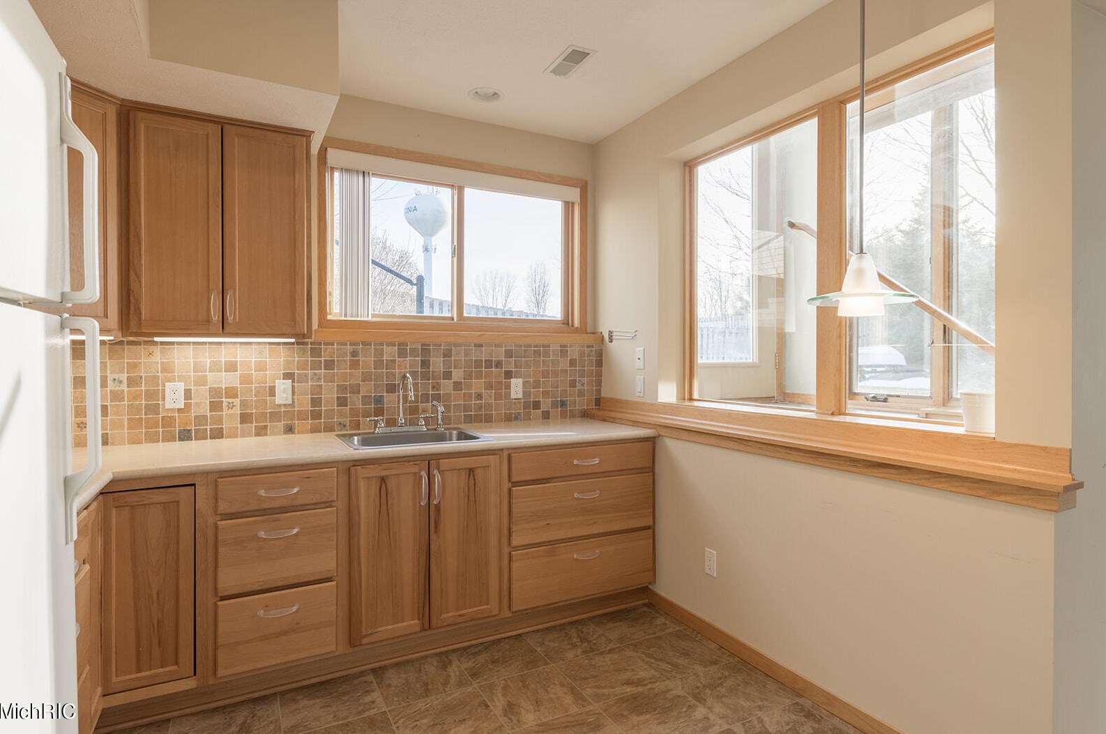 9027 Alanada Dr, Caledonia MI 49316-8455 exterior