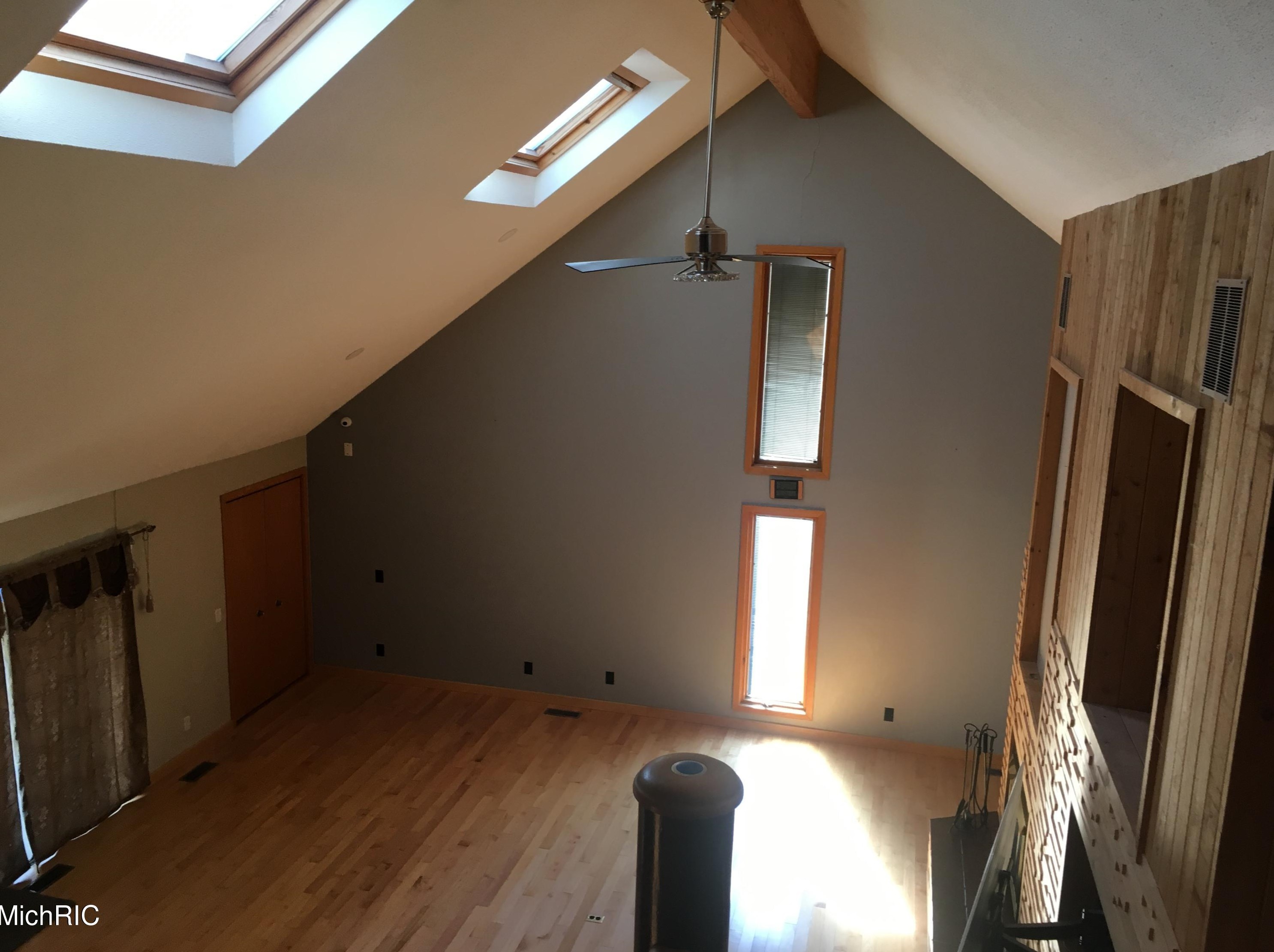 6912 Burlingame Ave, Byron Township MI 49315-9403 exterior