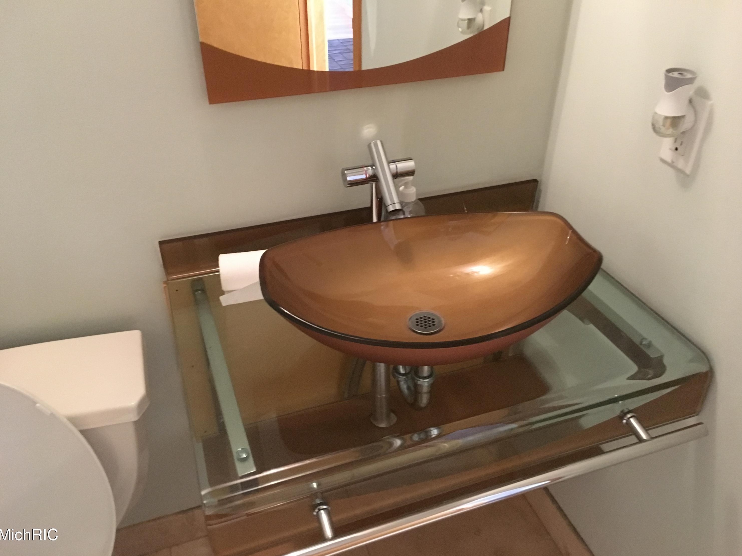 6912 Burlingame Ave, Byron Township MI 49315-9403 exterior