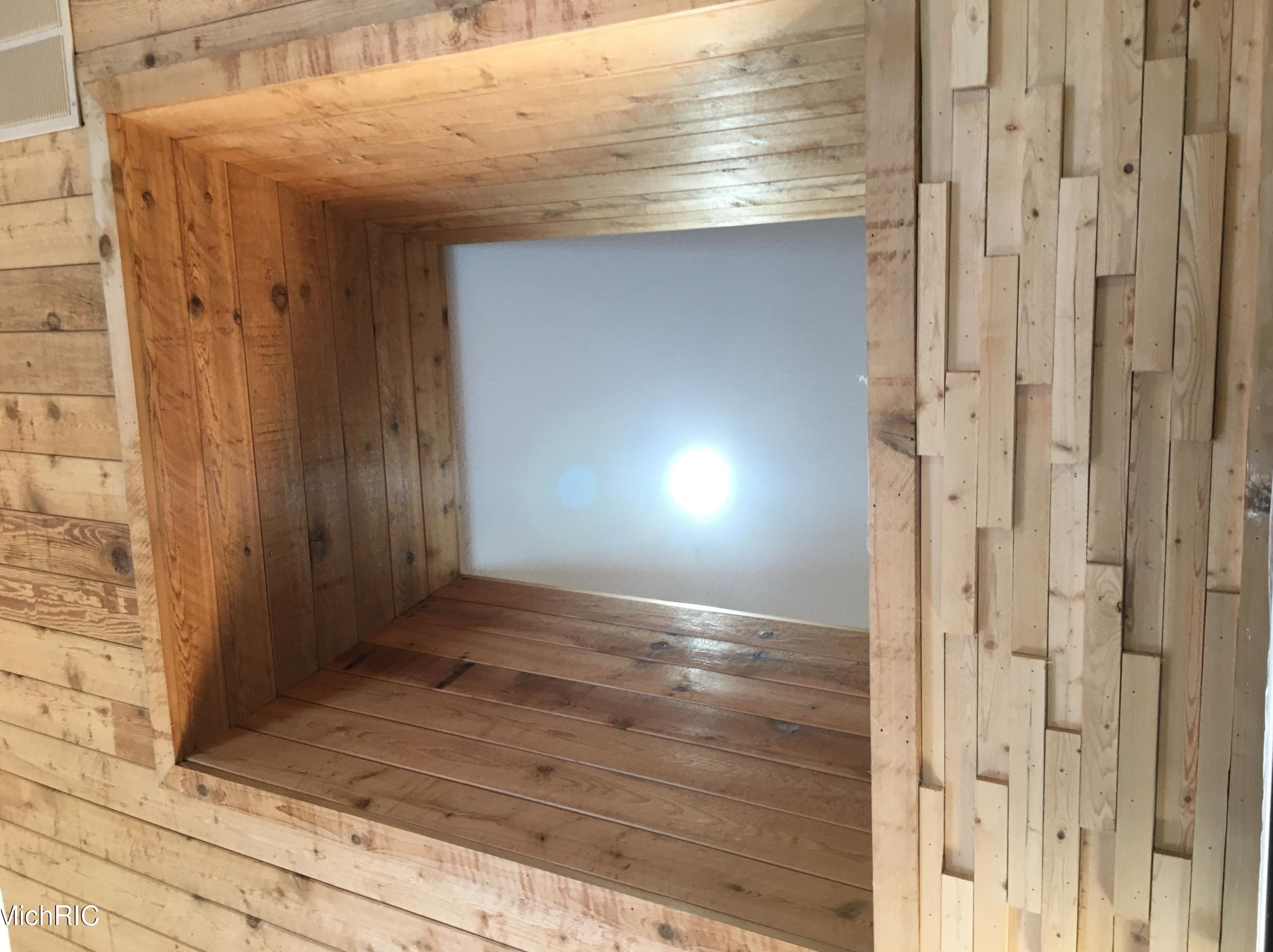 6912 Burlingame Ave, Byron Township MI 49315-9403 exterior