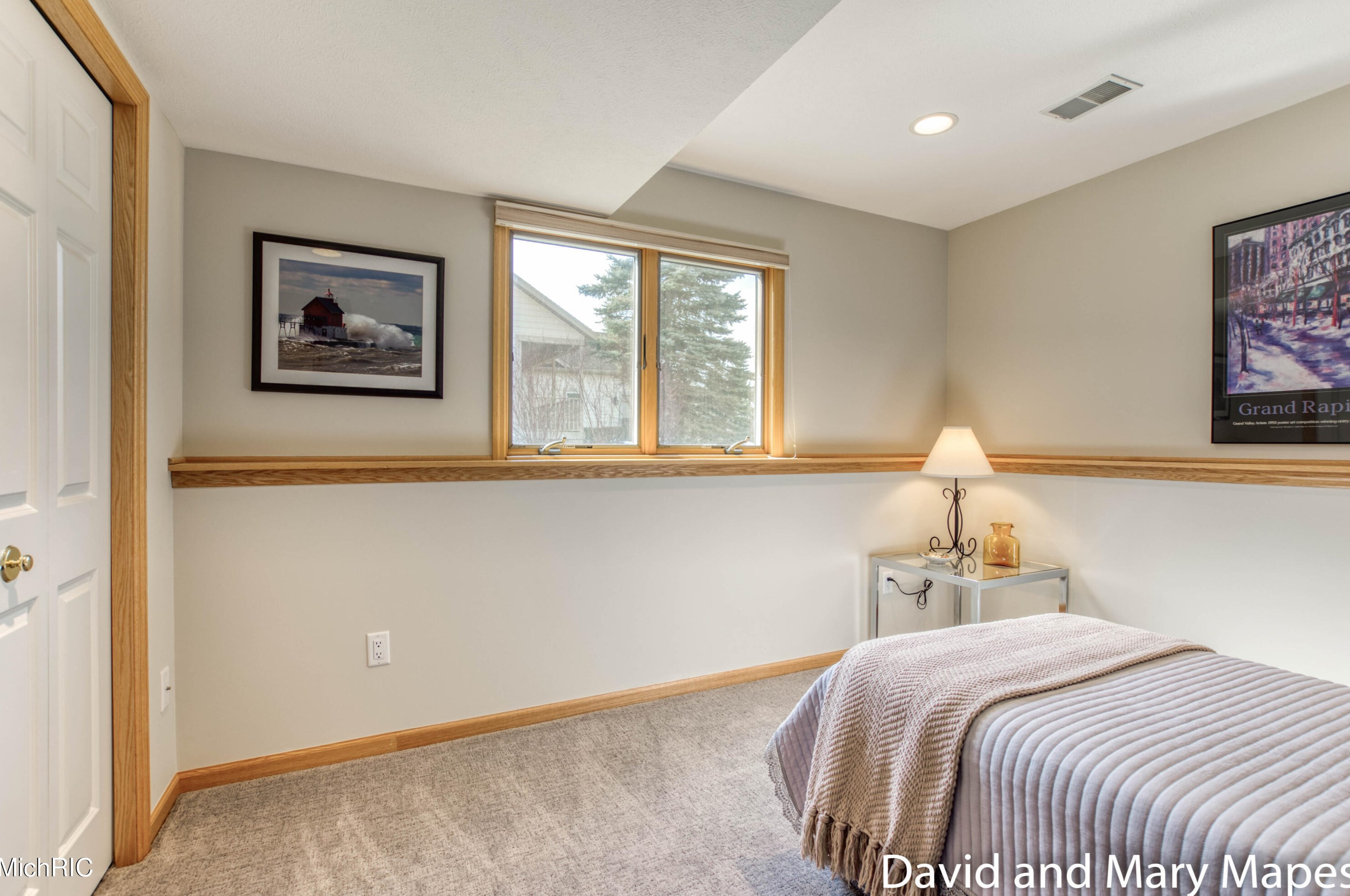 2614 Santigo Ave, Grand Rapids MI 49546-8503 exterior