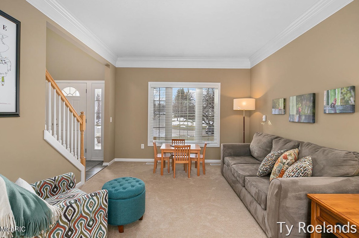 5471 Clemwood Ct, Ada MI 49301-7751 exterior