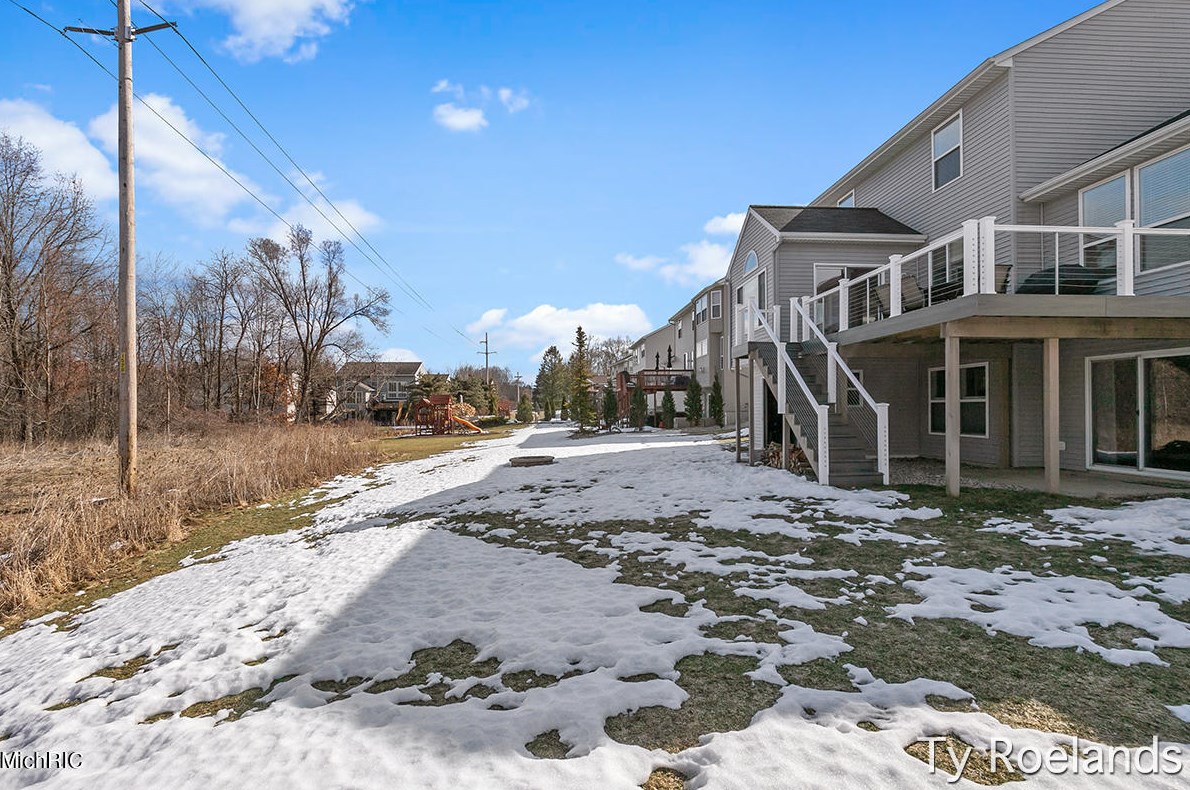 5471 Clemwood Ct, Ada MI 49301-7751 exterior