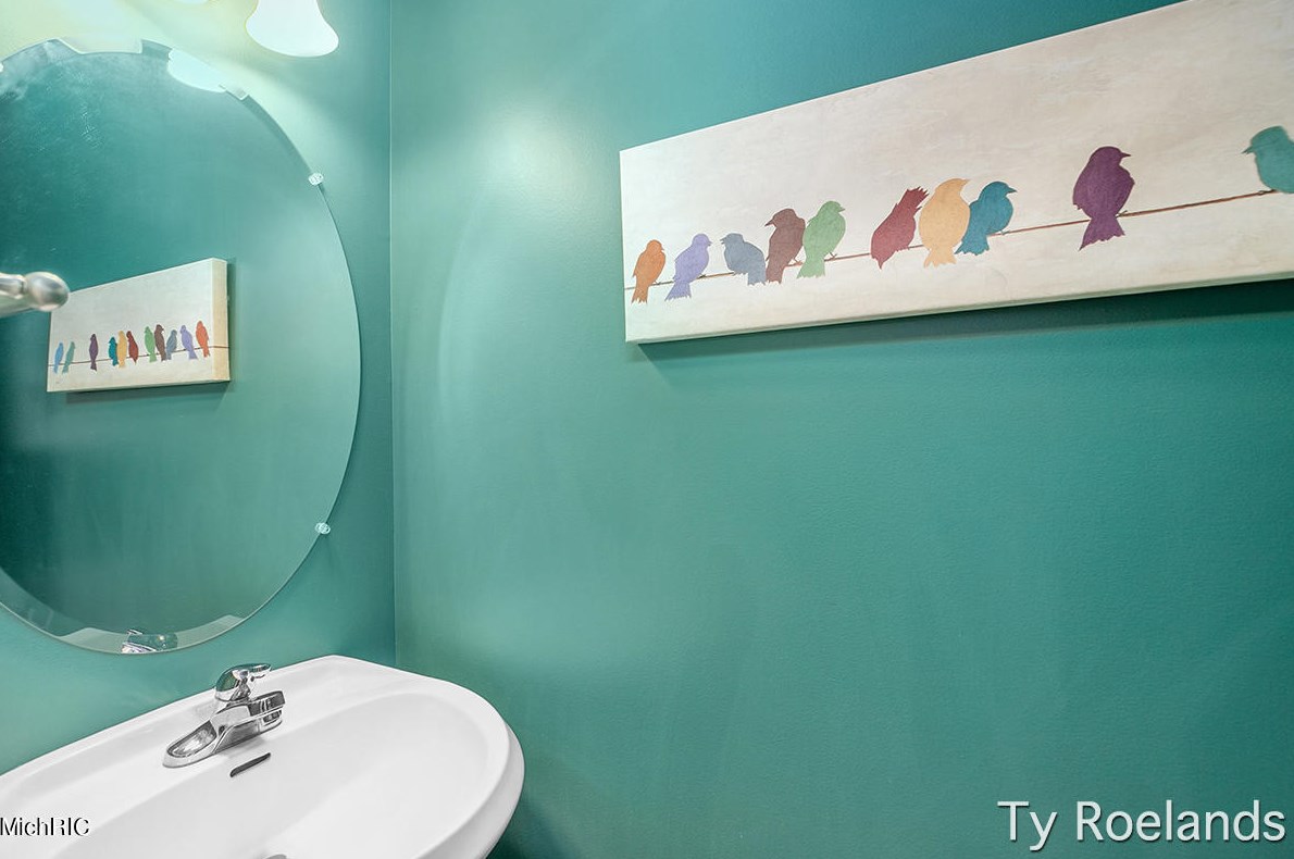 5471 Clemwood Ct, Ada MI 49301-7751 exterior