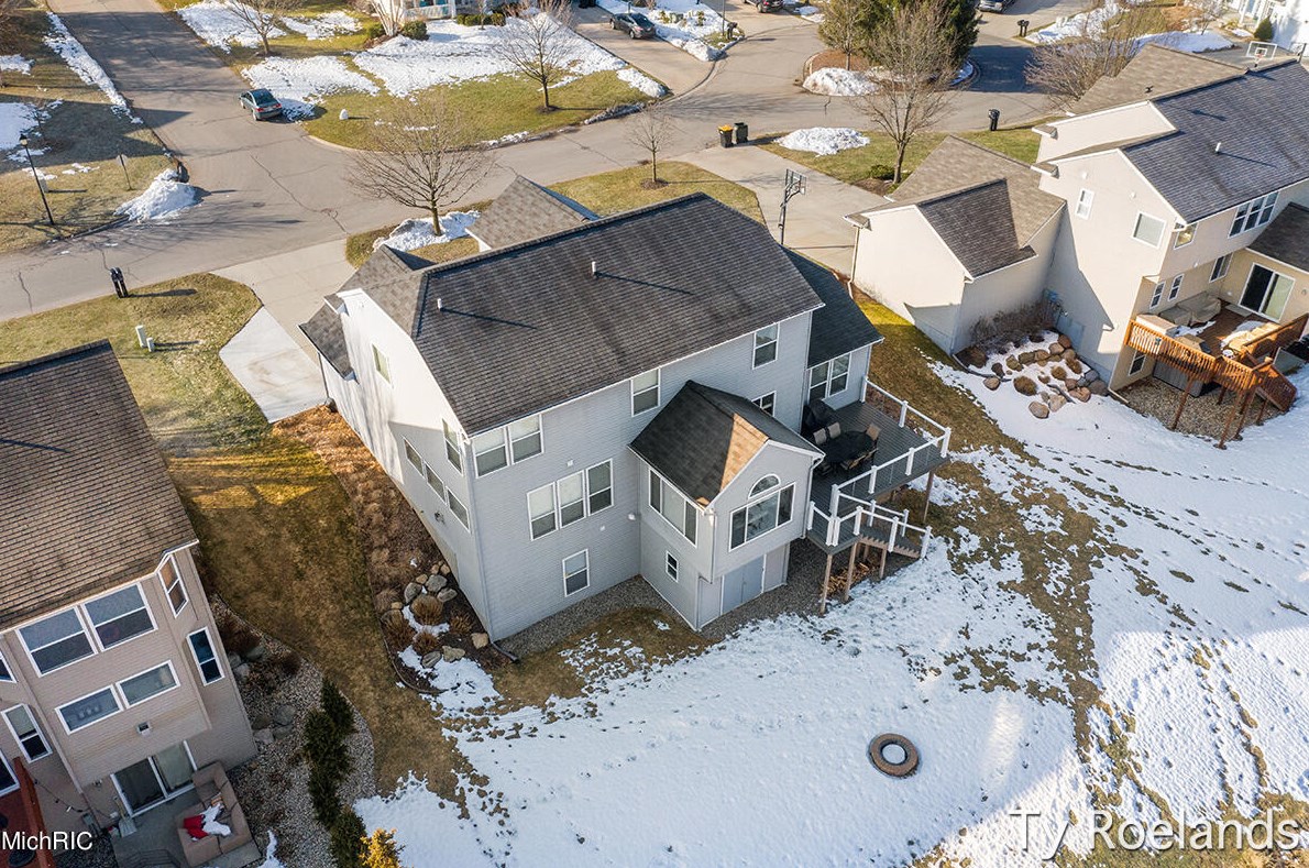 5471 Clemwood Ct, Ada MI 49301-7751 exterior