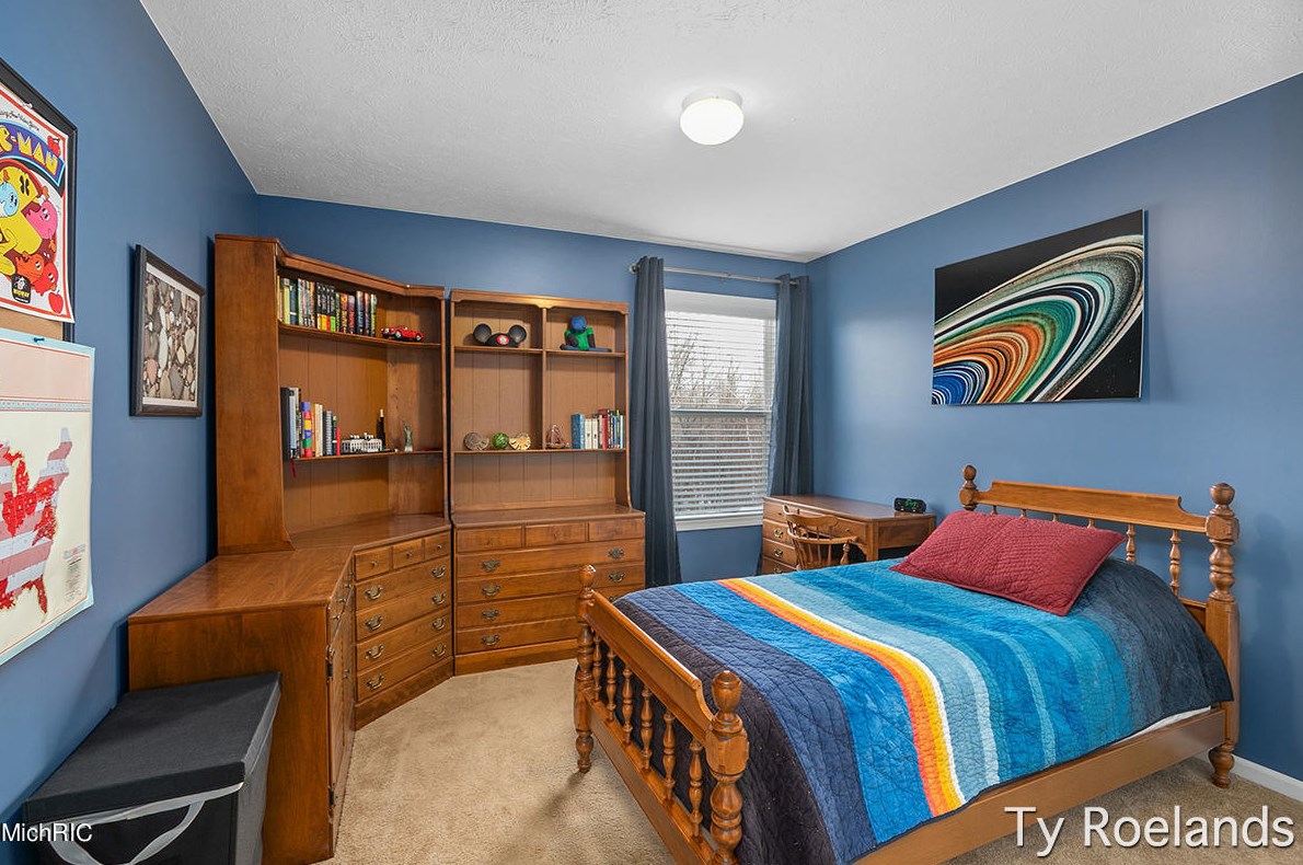 5471 Clemwood Ct, Ada MI 49301-7751 exterior