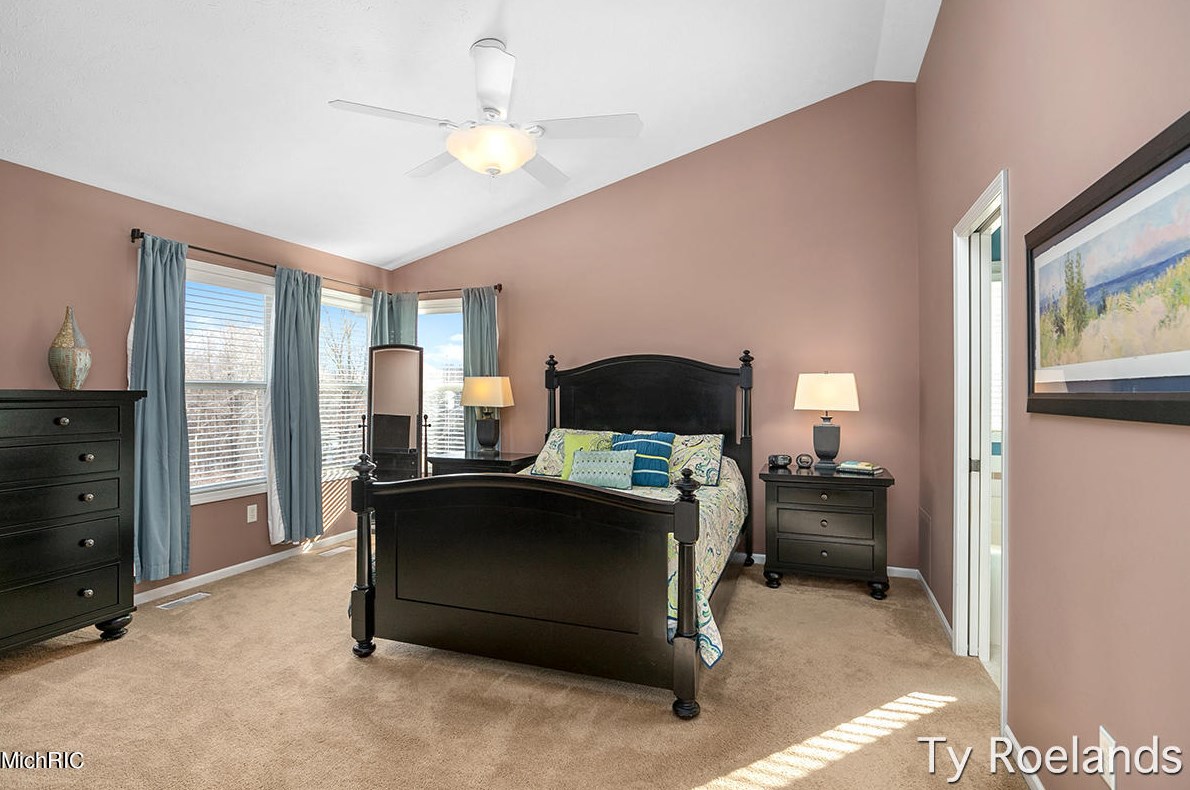 5471 Clemwood Ct, Ada MI 49301-7751 exterior