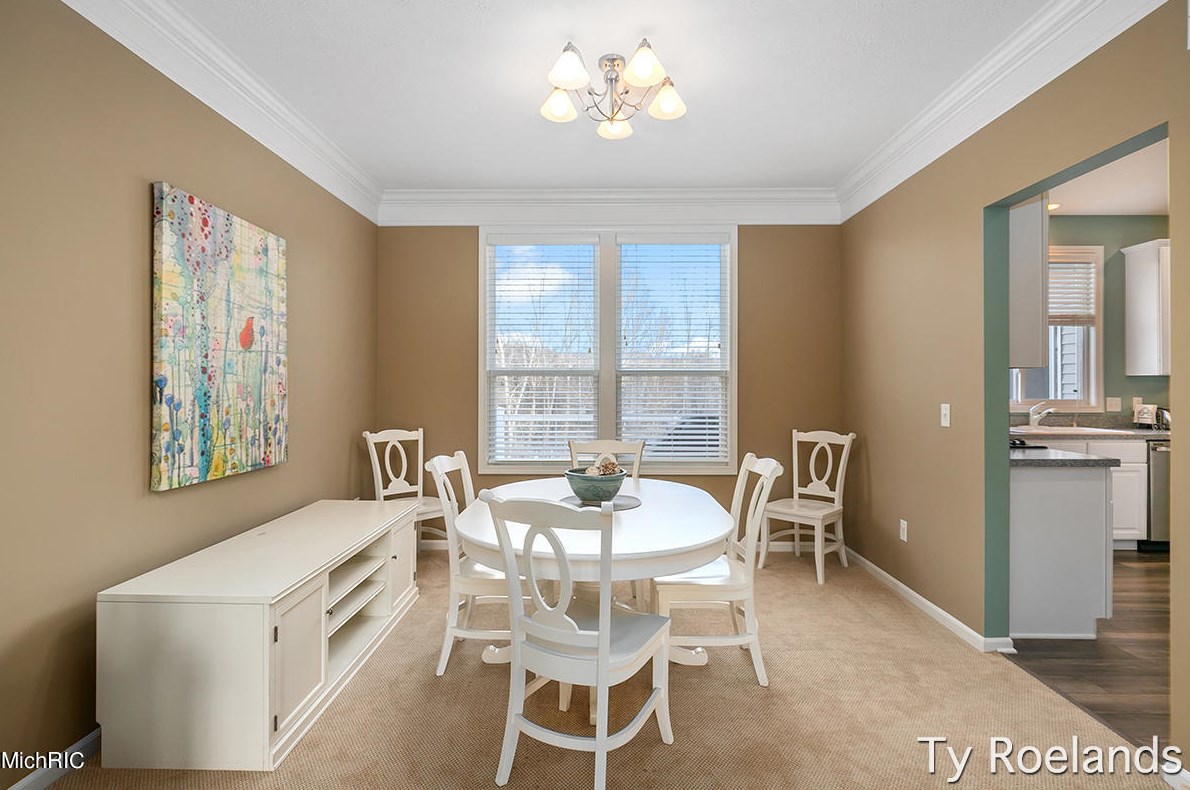 5471 Clemwood Ct, Ada MI 49301-7751 exterior