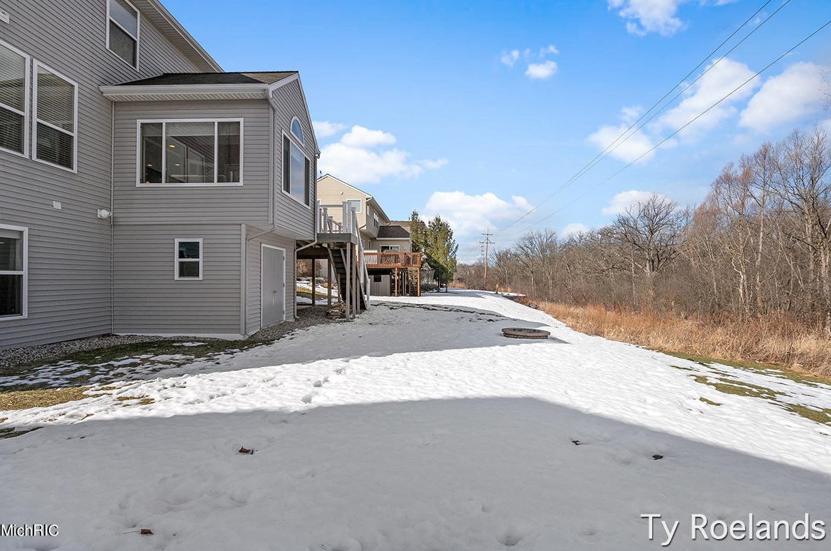 5471 Clemwood Ct, Ada MI 49301-7751 exterior