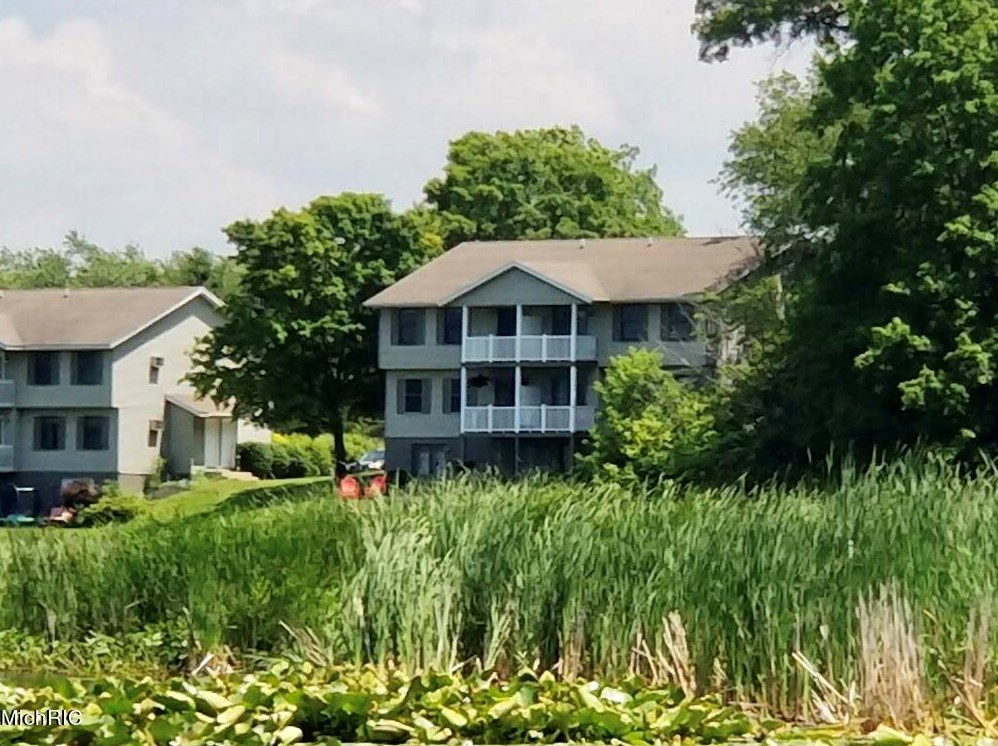 15330 Krueger St, Spring Lake MI  49456-2135 exterior