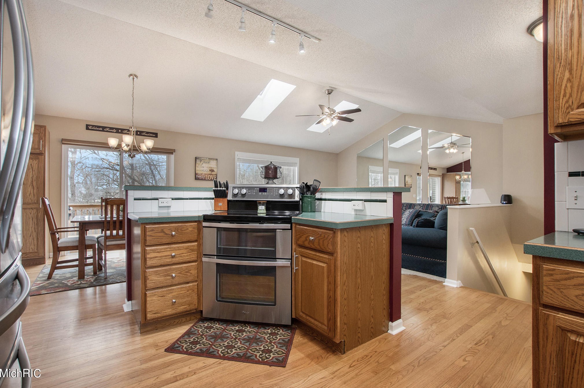 16100 Louis Ln, Spring Lake MI 49456-2200 exterior