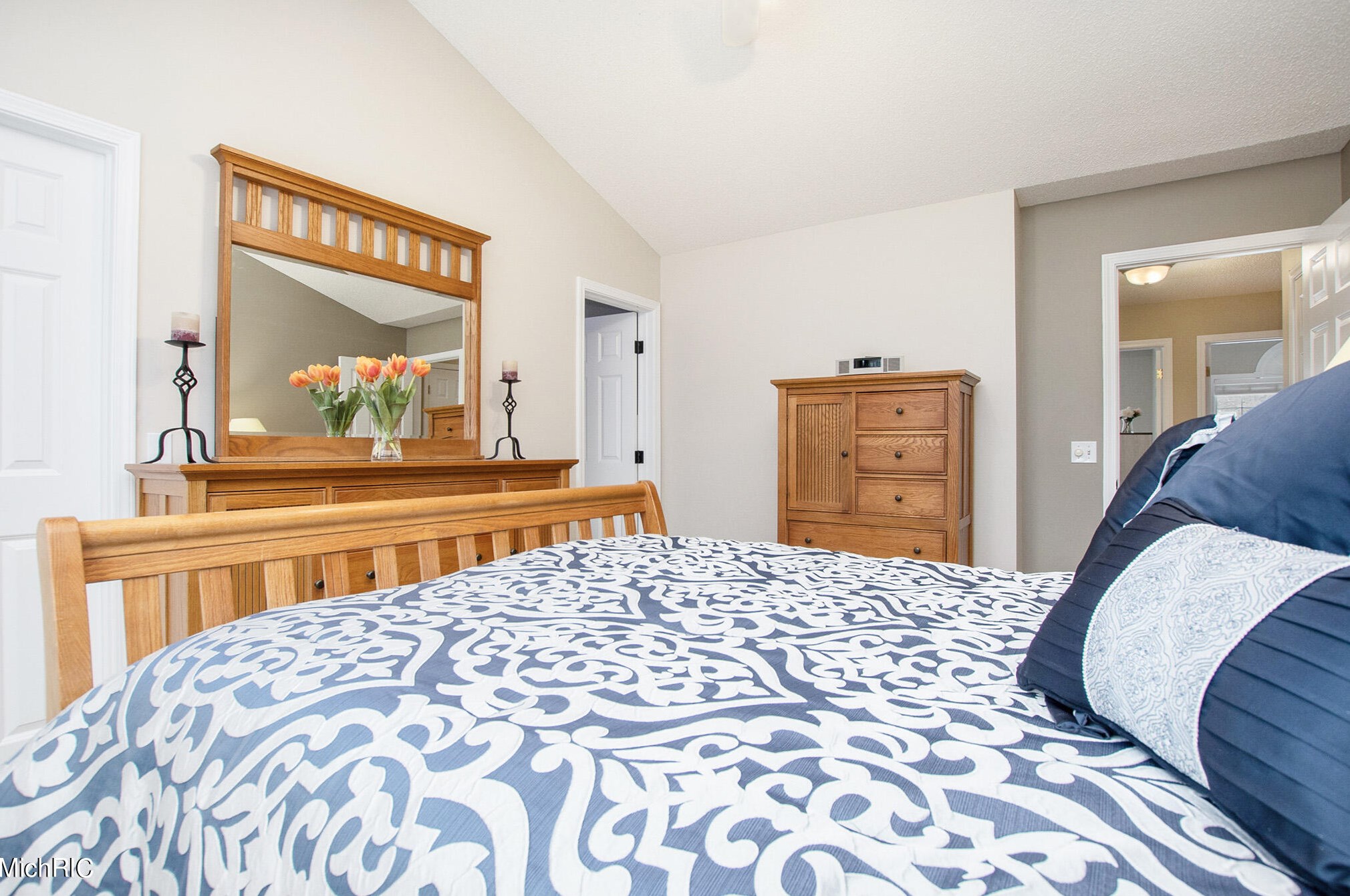 16100 Louis Ln, Spring Lake MI 49456-2200 exterior