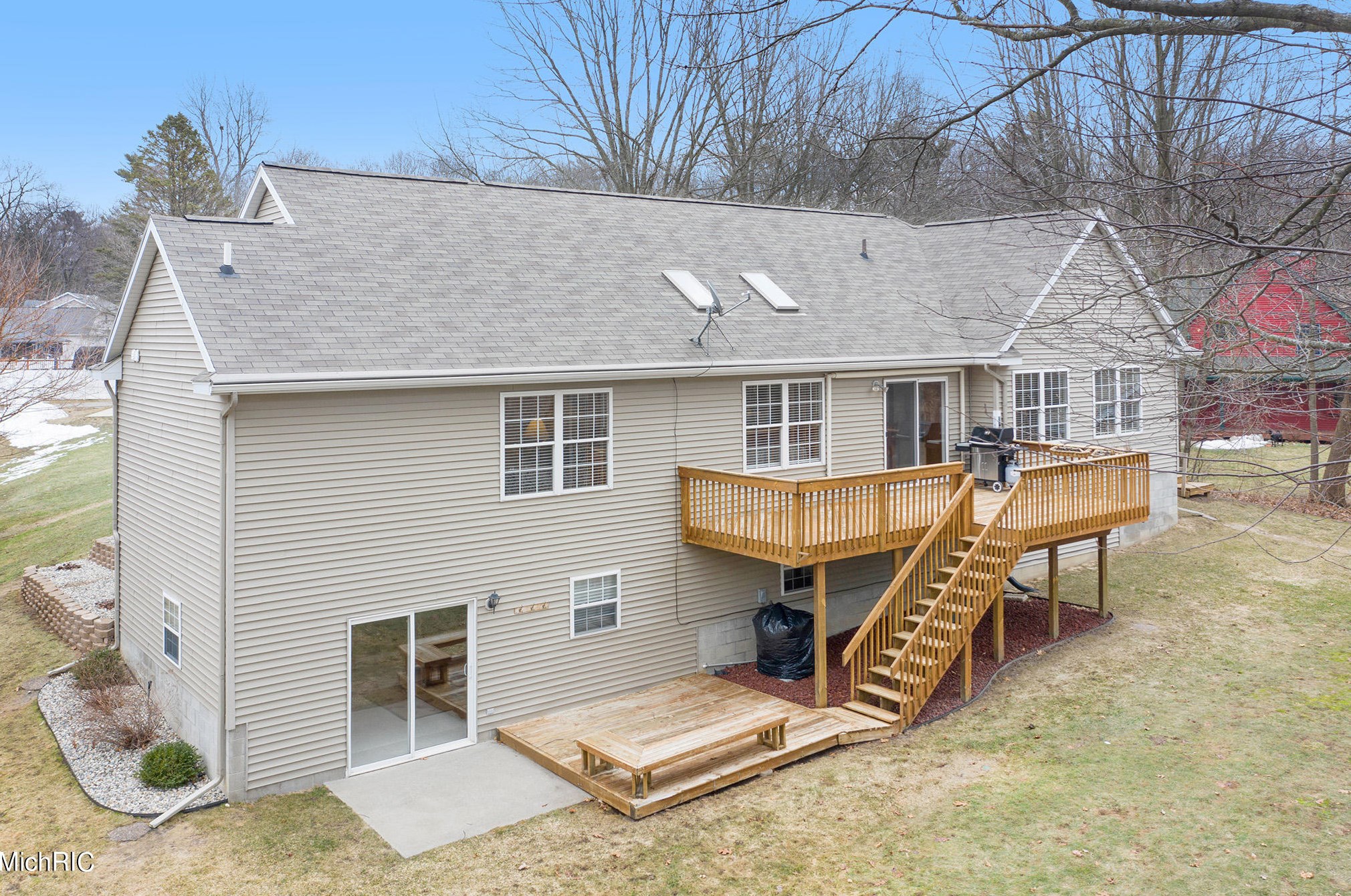 16100 Louis Ln, Spring Lake MI 49456-2200 exterior