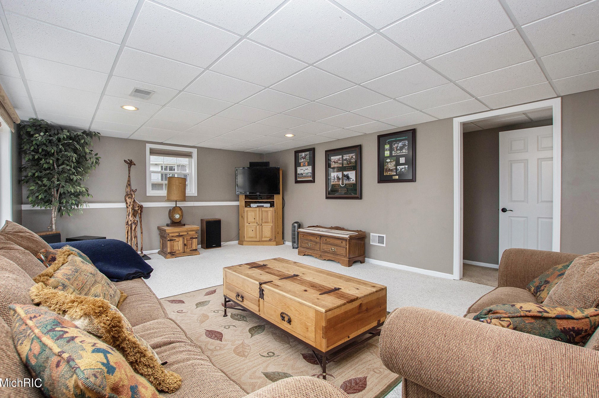 16100 Louis Ln, Spring Lake MI 49456-2200 exterior