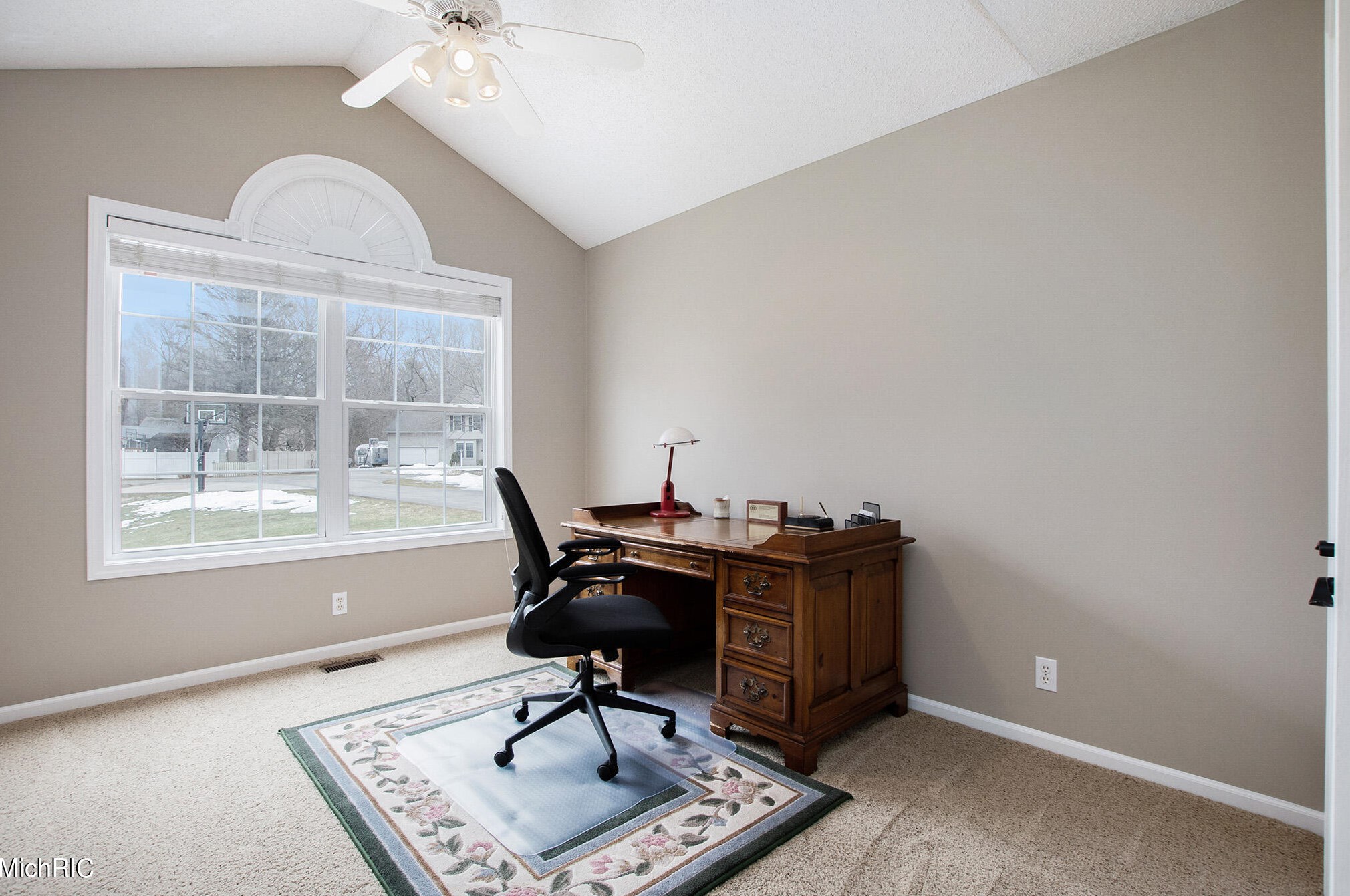 16100 Louis Ln, Spring Lake MI 49456-2200 exterior