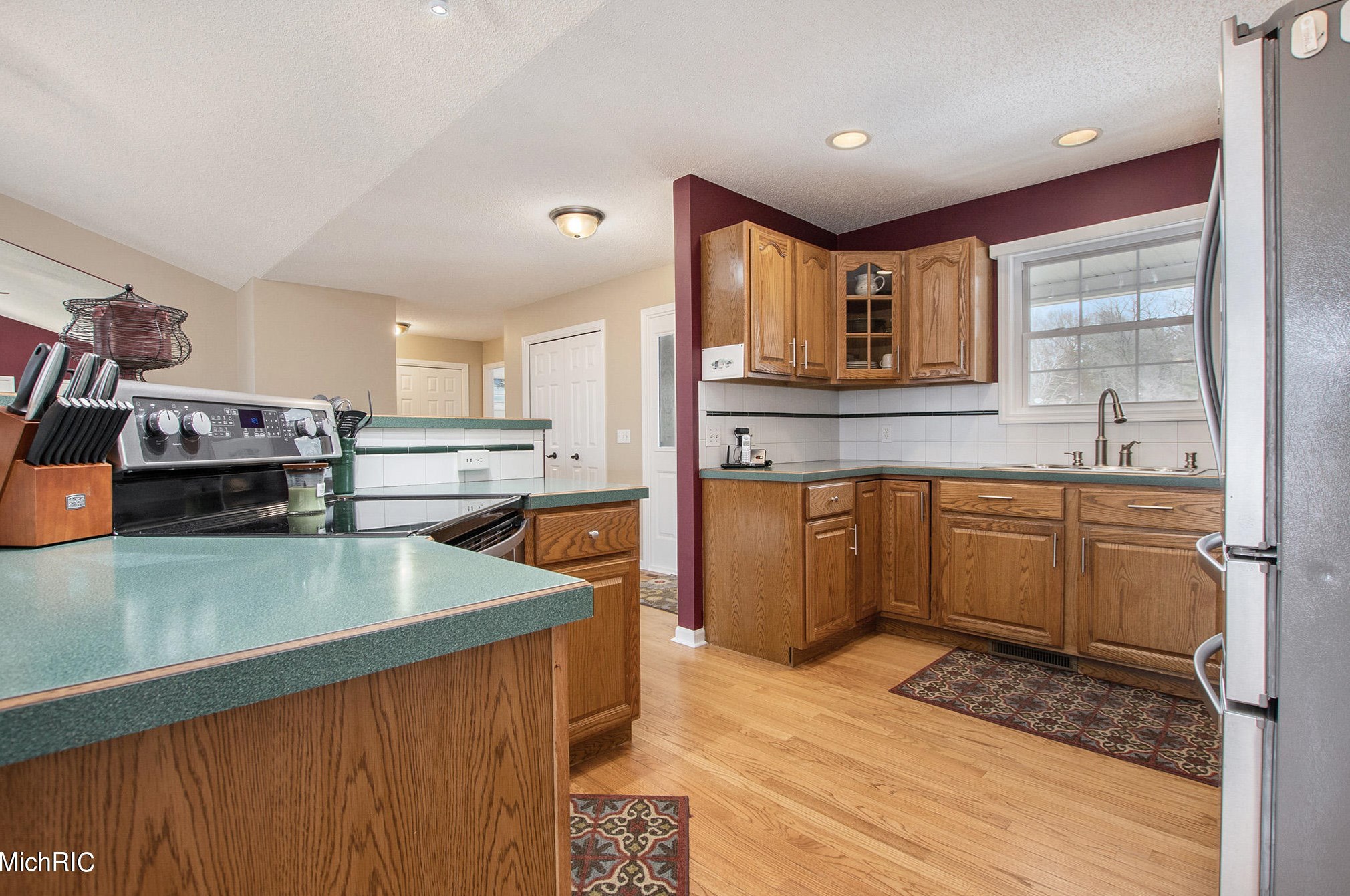 16100 Louis Ln, Spring Lake MI 49456-2200 exterior