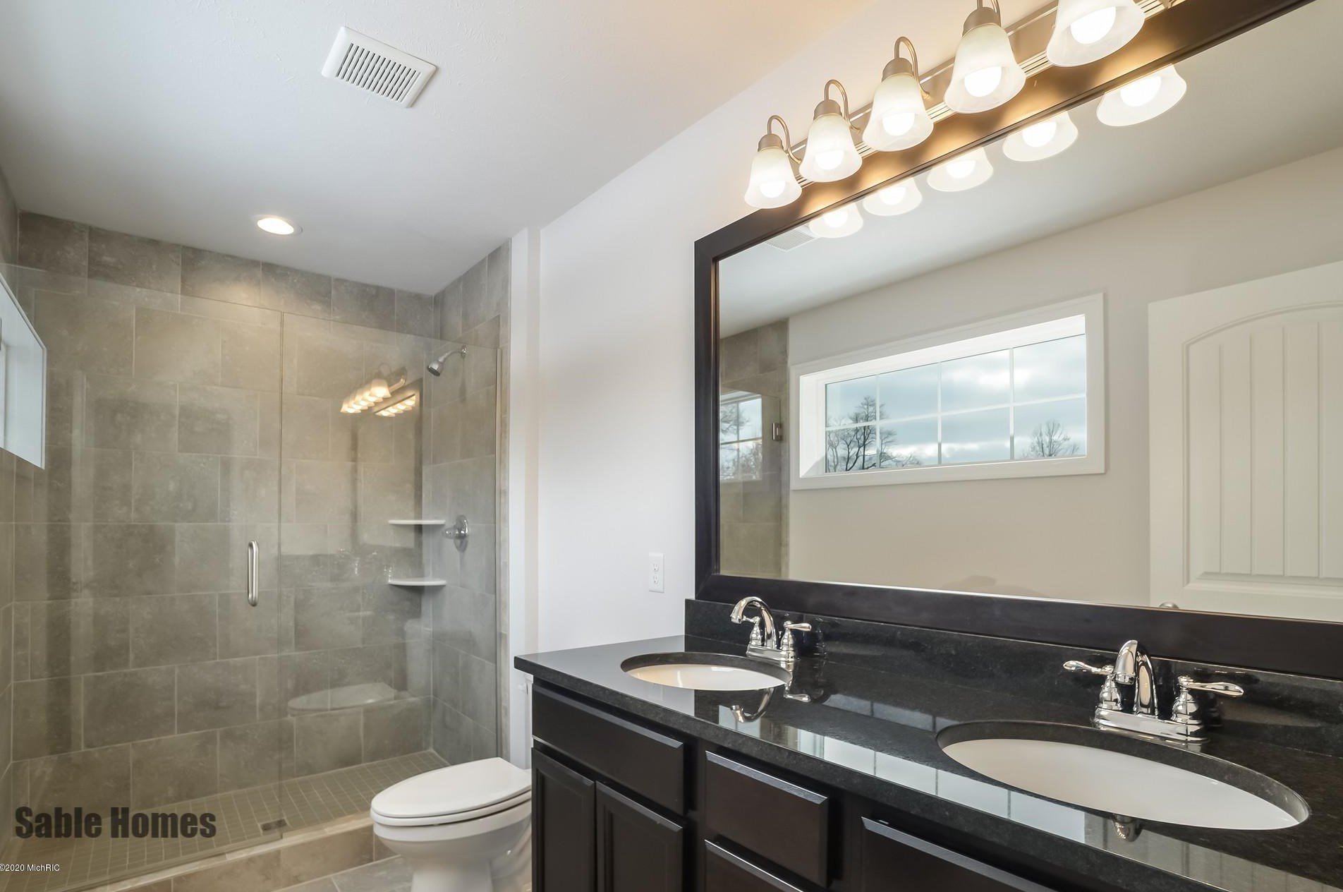 11787 Crystal Rdg Dr, Sparta MI 49345-8118 exterior