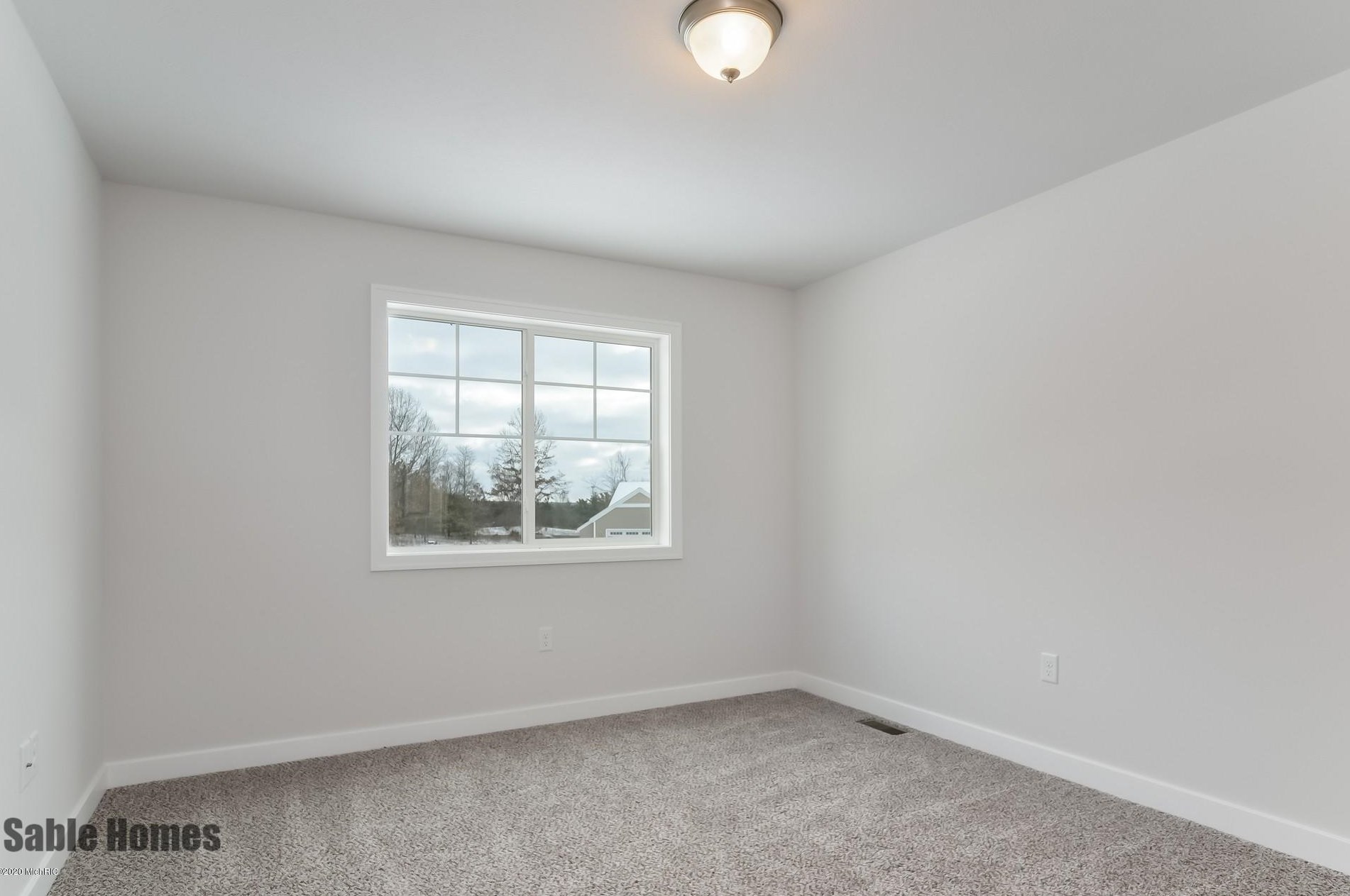 11787 Crystal Rdg Dr, Sparta MI 49345-8118 exterior