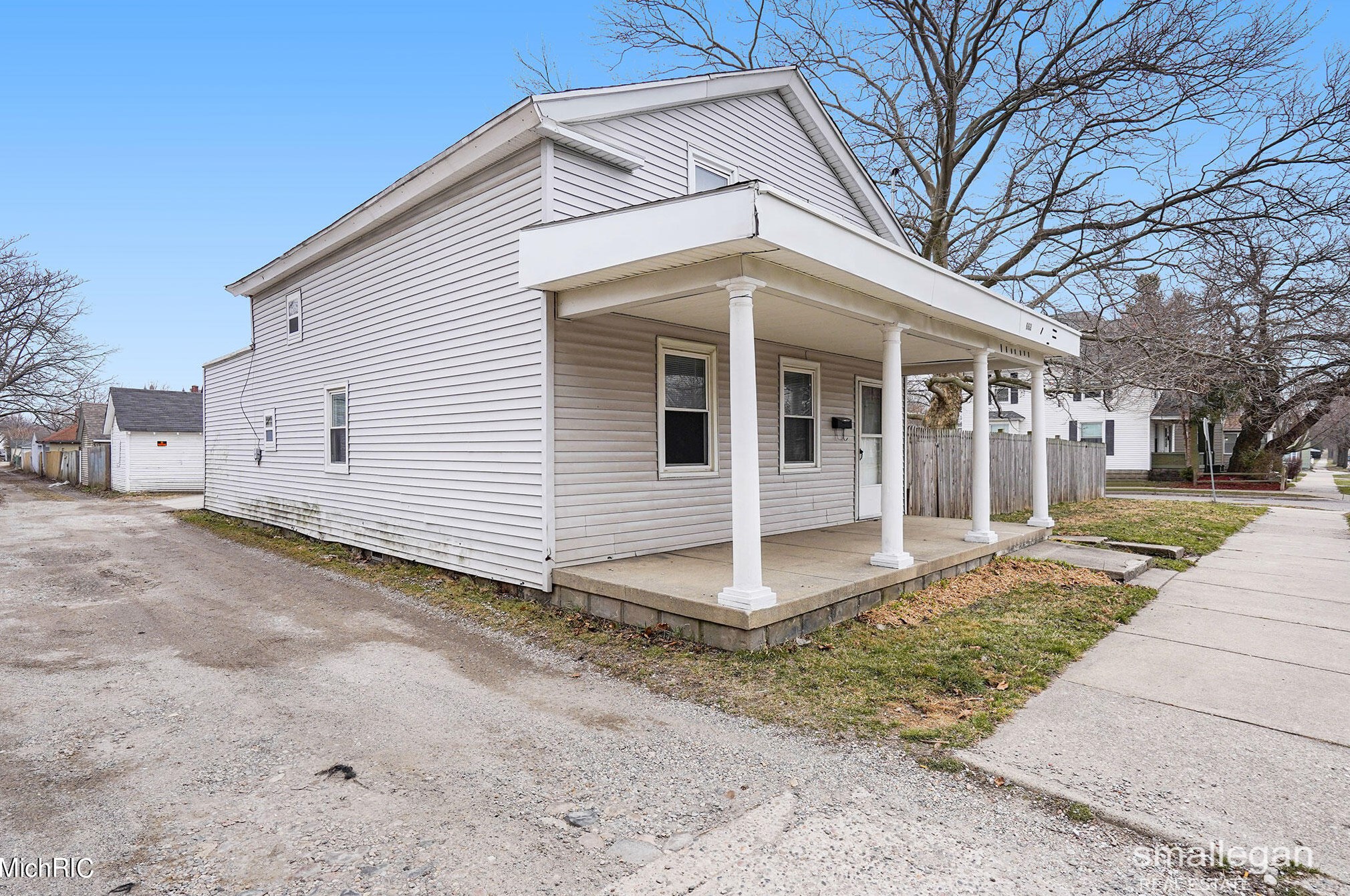 662 Fremont Ave, Grand Rapids MI 49504-4314 exterior