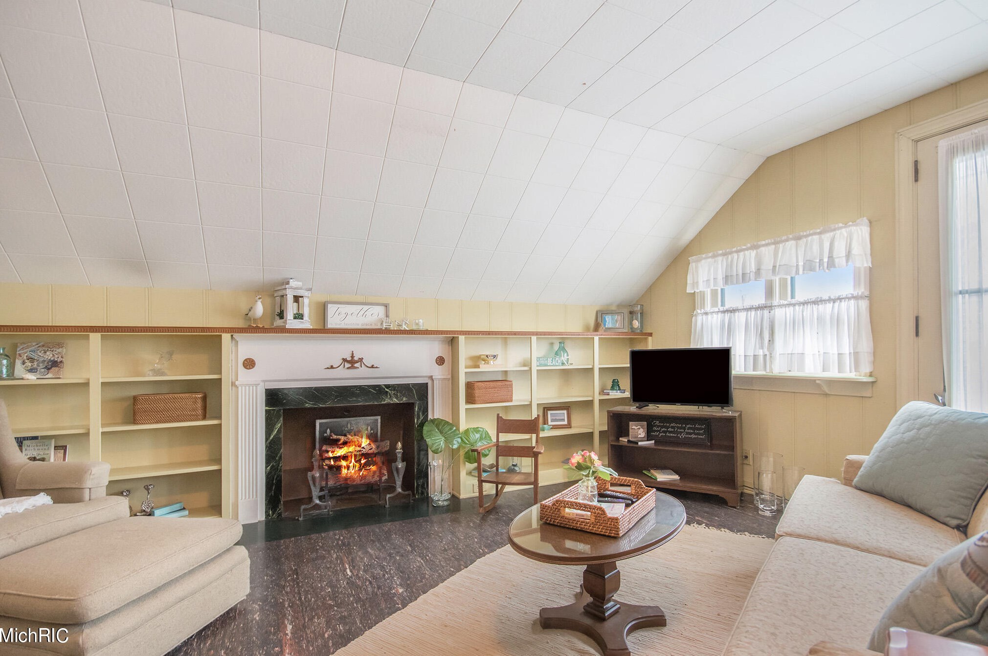 1401 Fremont Ave, Grand Rapids MI 49504-3017 exterior