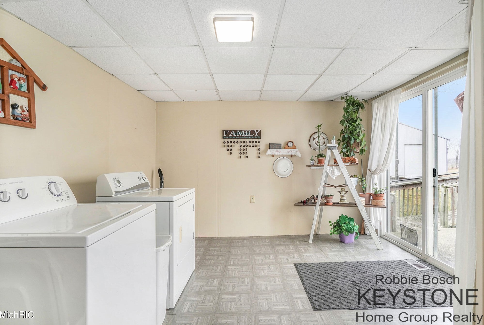 10659 Cherry Vly Ave, Caledonia MI 49316-8222 exterior