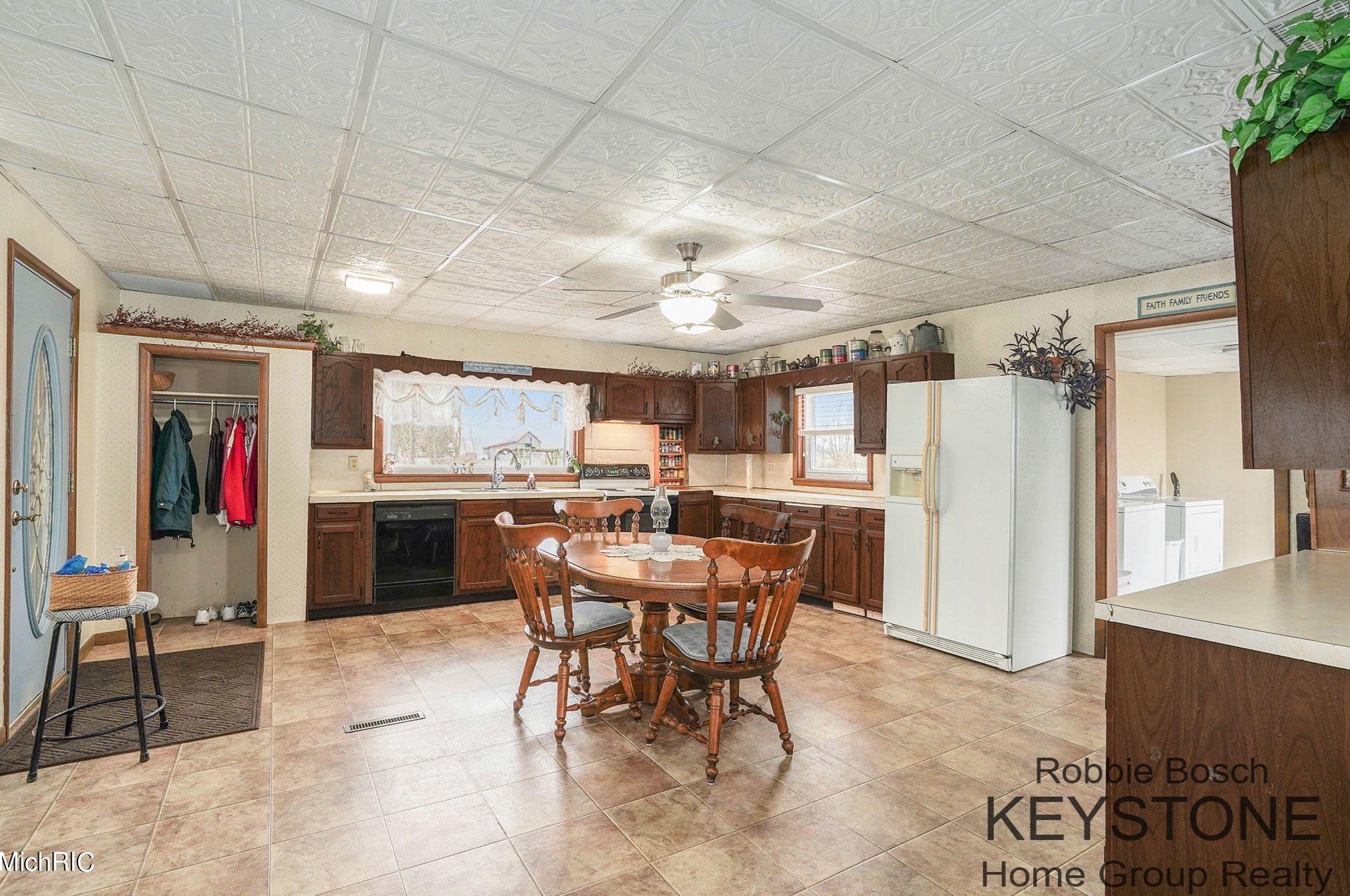 10659 Cherry Vly Ave, Caledonia MI 49316-8222 exterior