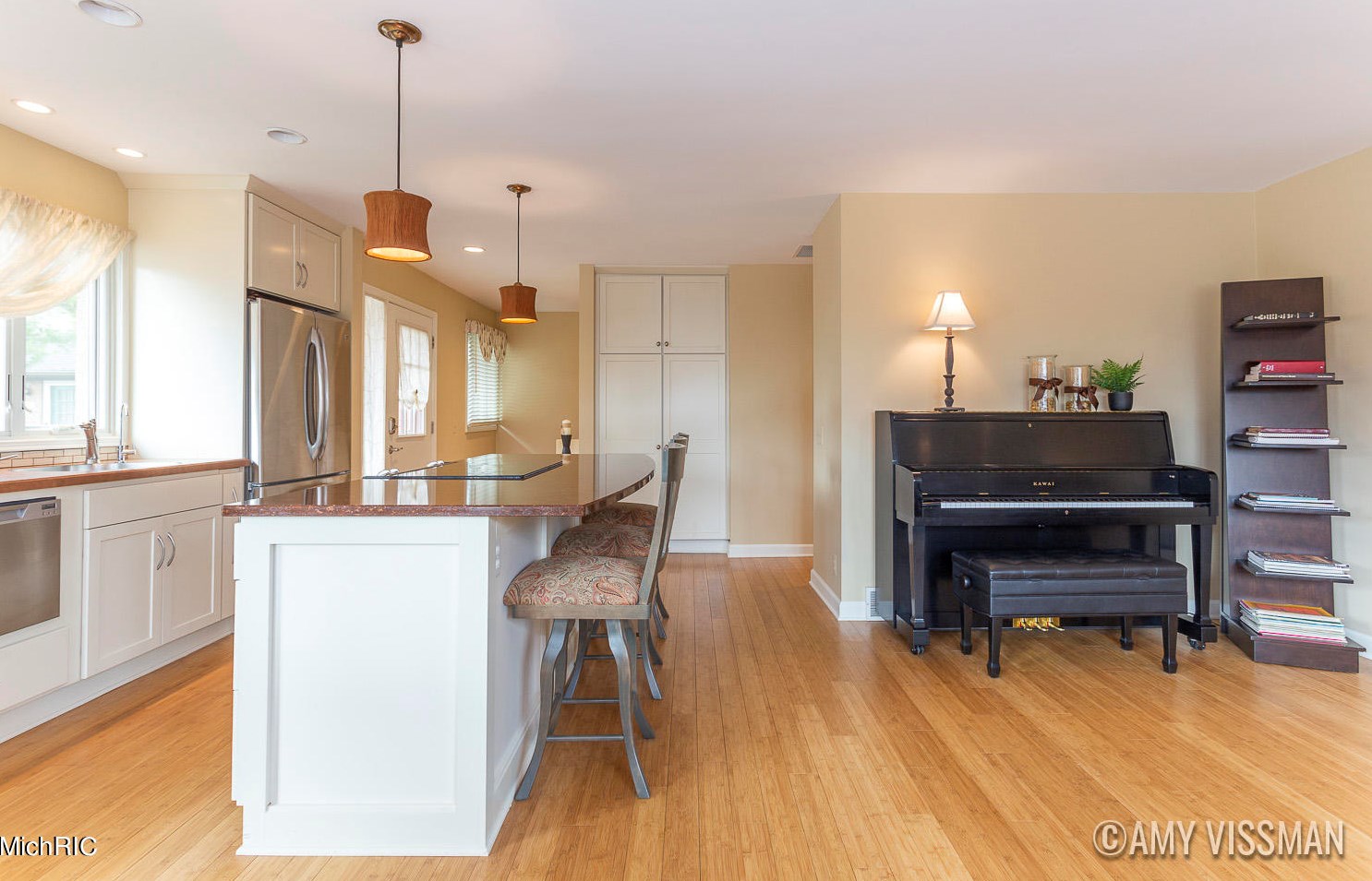 2335 Radcliff Vlg Dr, Grand Rapids MI 49546-5758 exterior