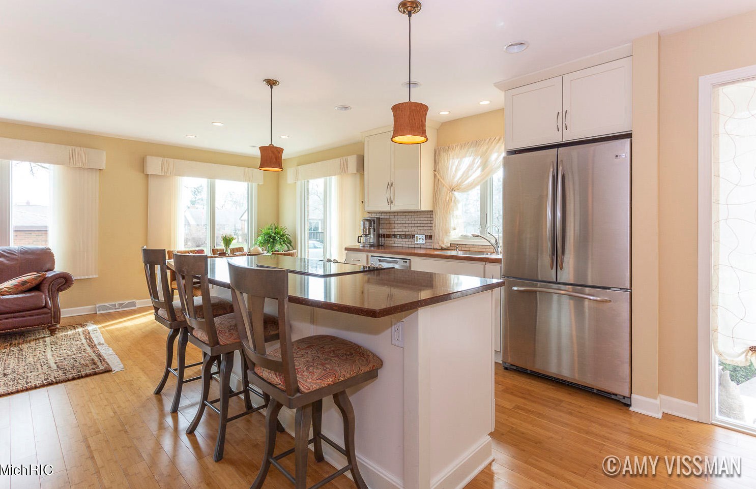 2335 Radcliff Vlg Dr, Grand Rapids MI 49546-5758 exterior