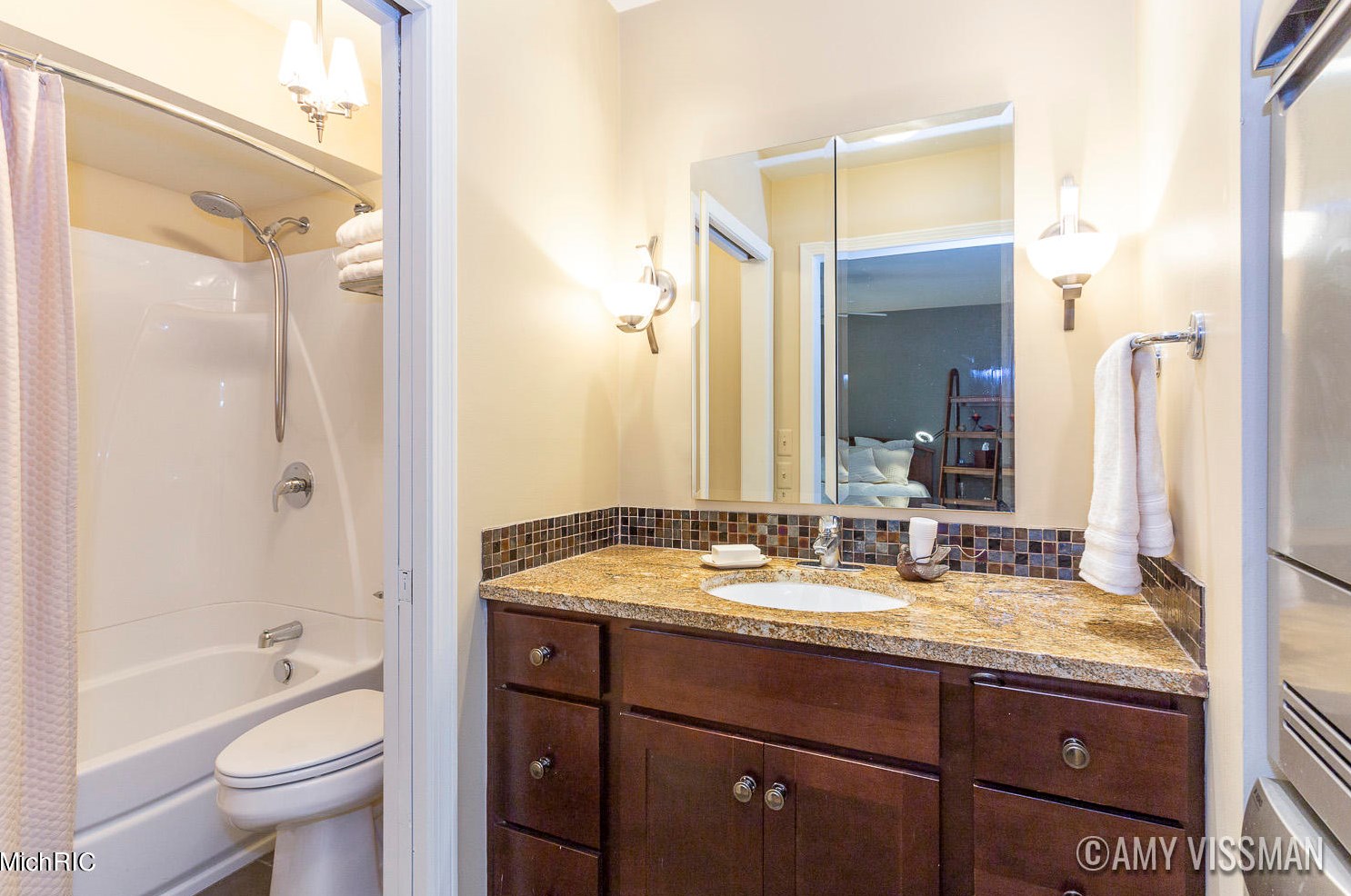 2335 Radcliff Vlg Dr, Grand Rapids MI 49546-5758 exterior