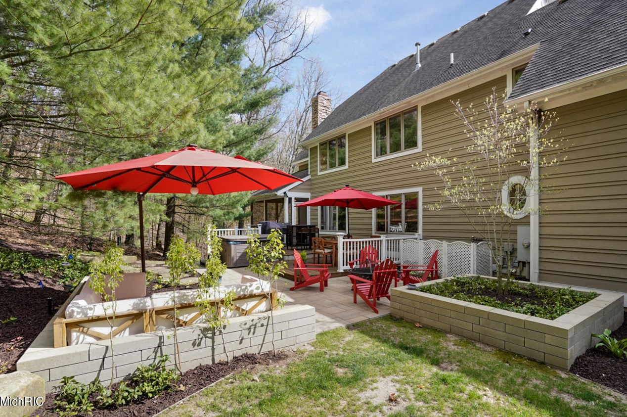 4655 Catamount Trl, Ada MI 49301-8658 exterior