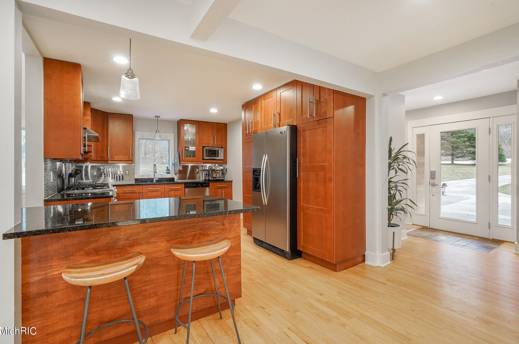 8619 Fulton St, Ada MI 49301-9044 exterior