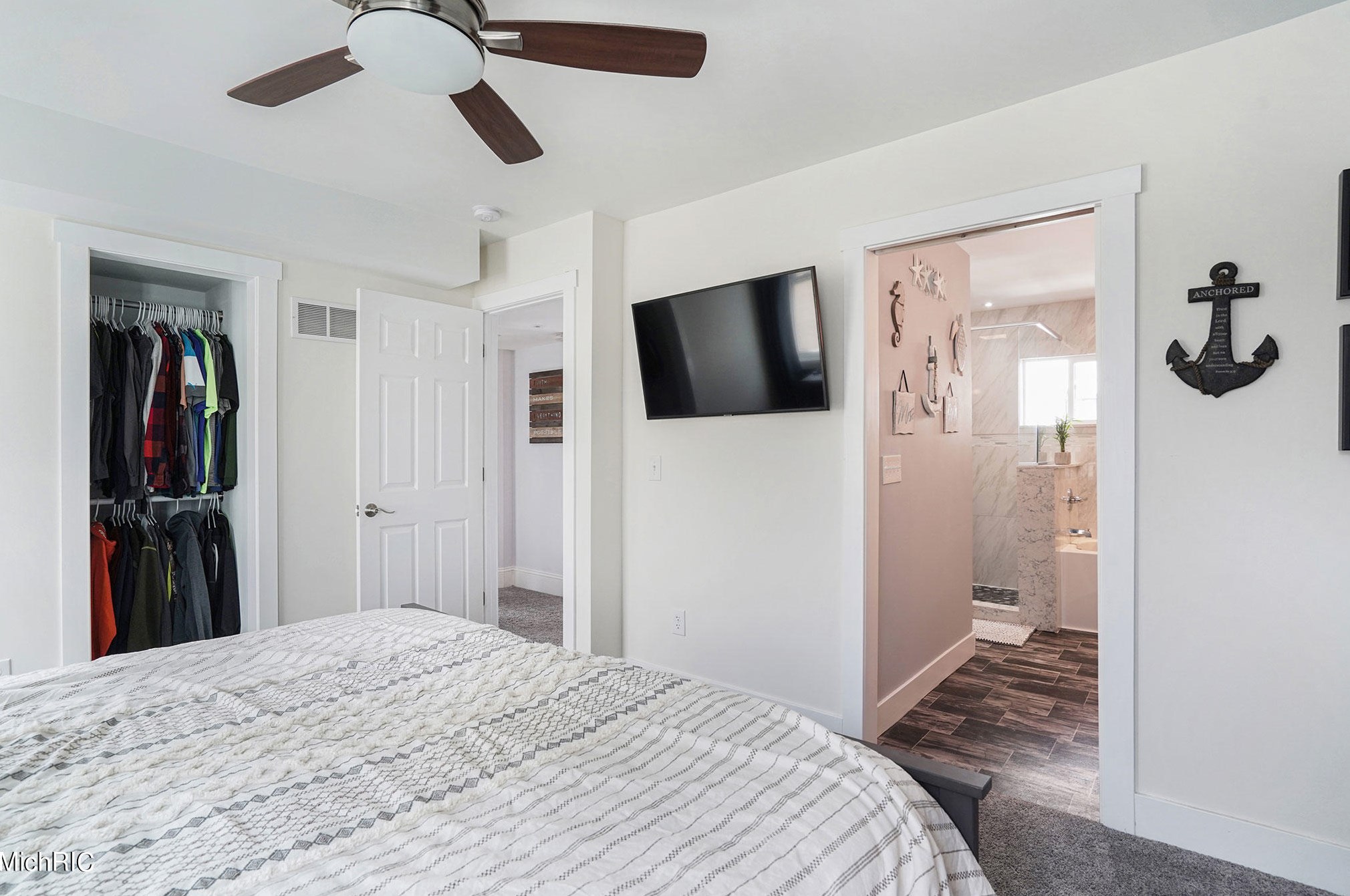 1234 Prospect Ave, Grand Rapids MI 49507-1704 exterior