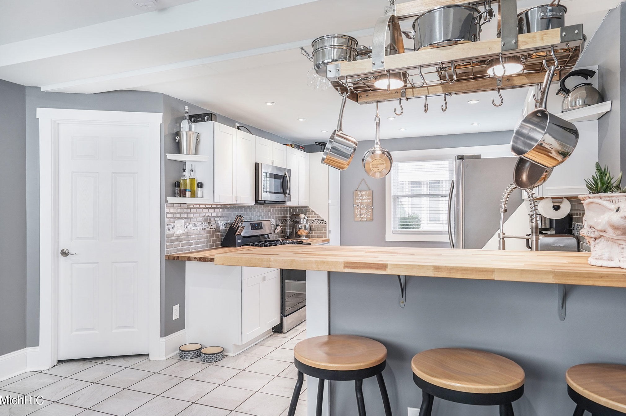 1234 Prospect Ave, Grand Rapids MI 49507-1704 exterior