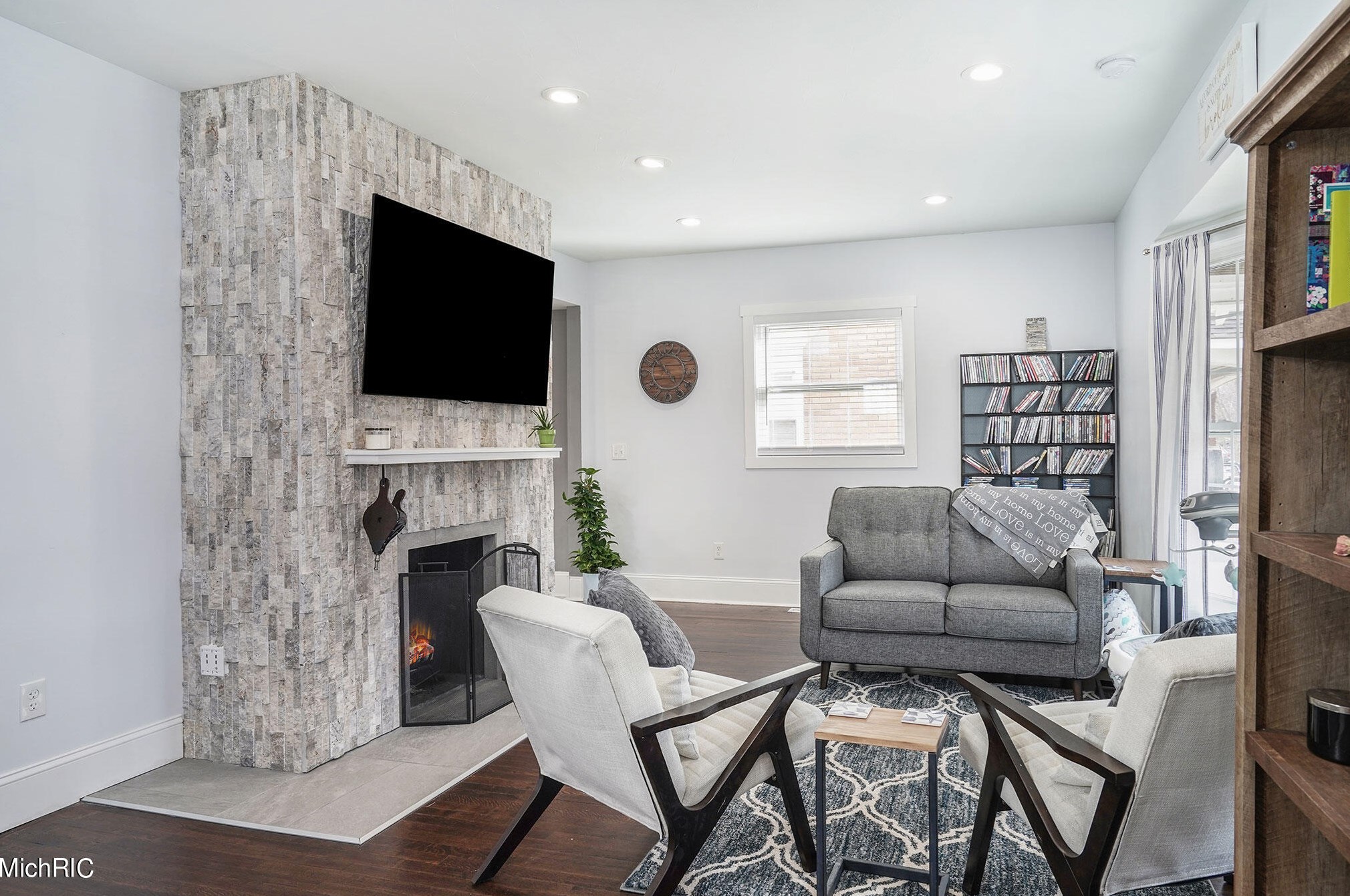 1234 Prospect Ave, Grand Rapids MI 49507-1704 exterior