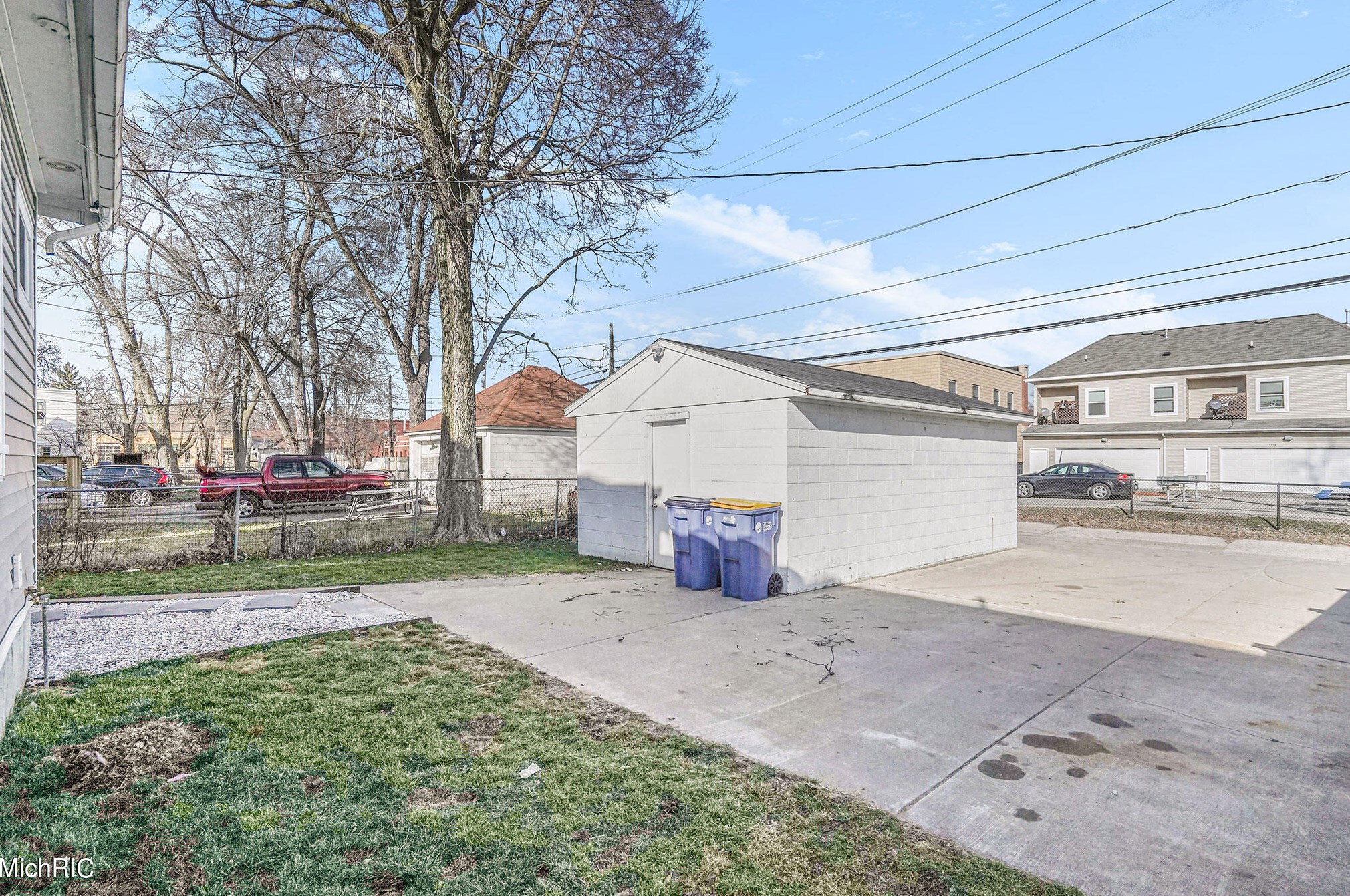 1234 Prospect Ave, Grand Rapids MI 49507-1704 exterior