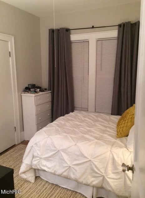 736 Cherry St, Grand Rapids MI 49503-5814 exterior