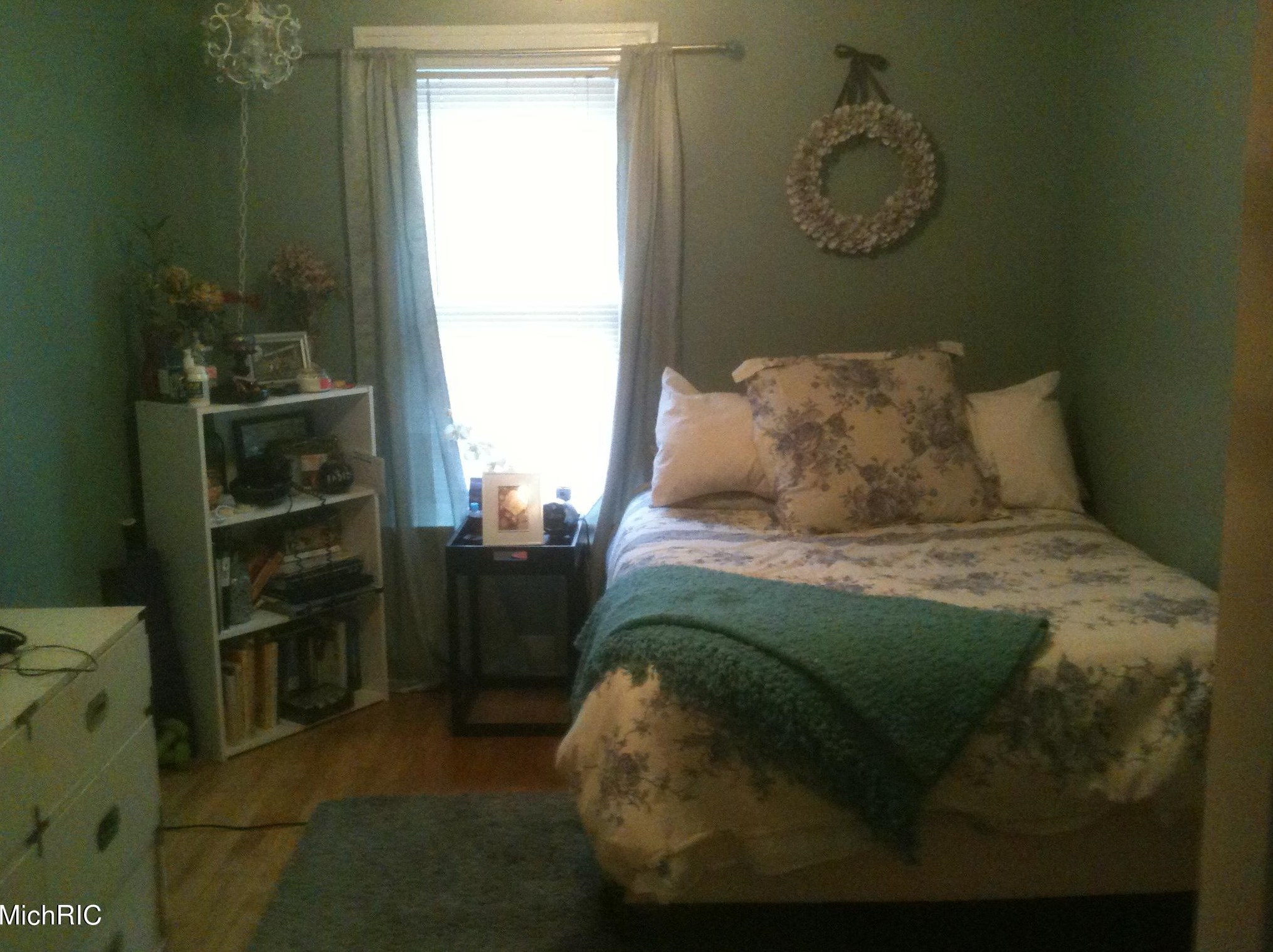 736 Cherry St, Grand Rapids MI 49503-5814 exterior