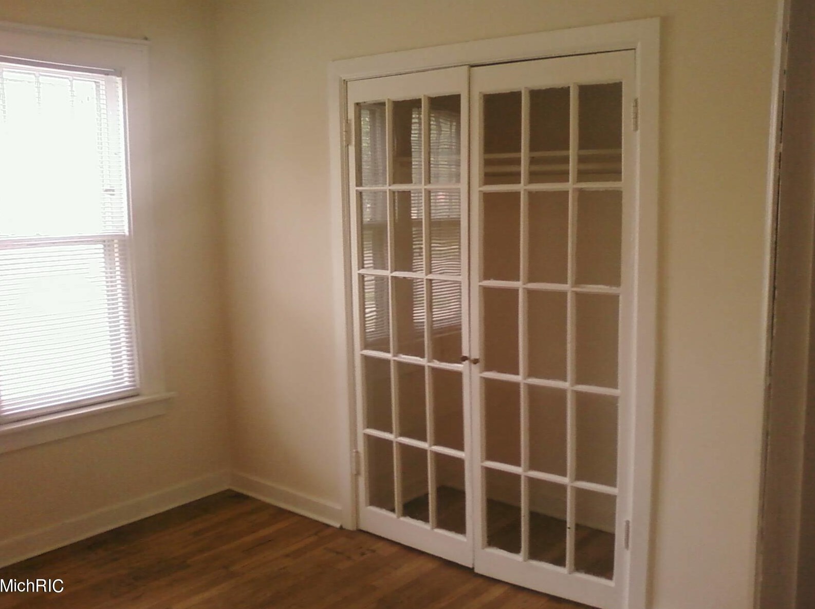 736 Cherry St, Grand Rapids MI 49503-5814 exterior