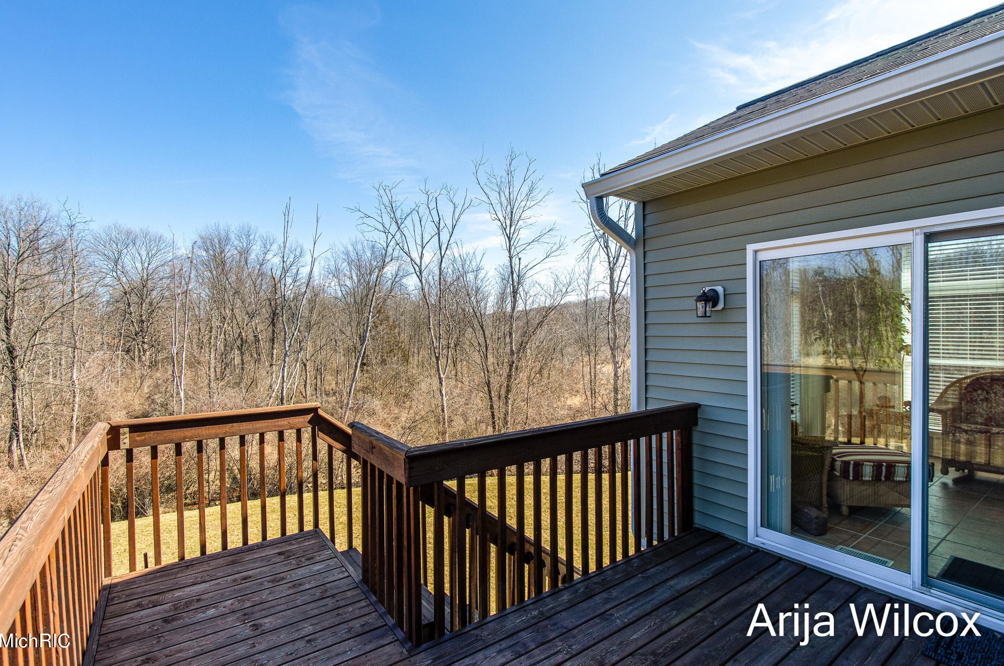 1289 Dogwood Mdw Dr, Ada MI 49301-9436 exterior